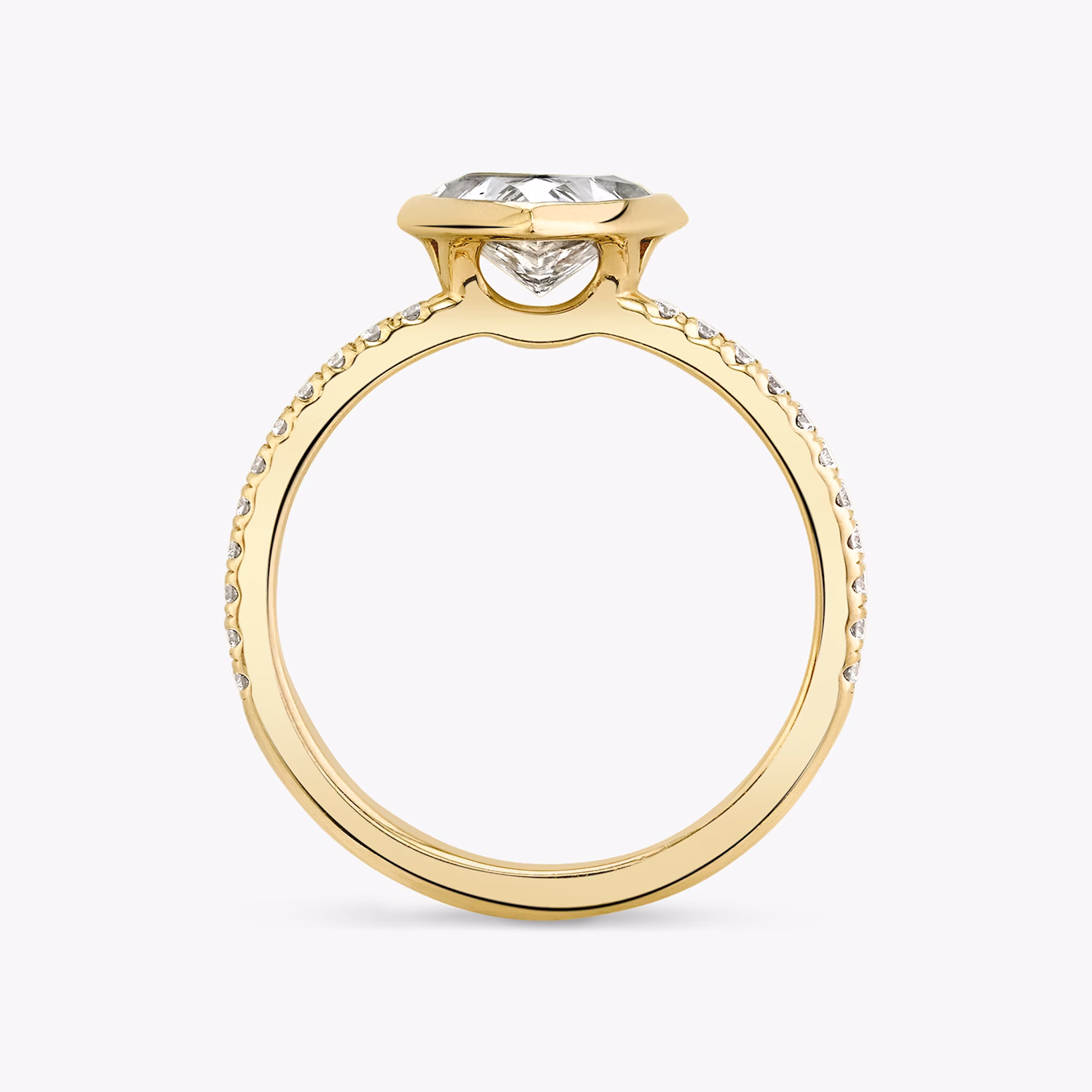The Signature Bezel | Trillion | 18k | Yellow Gold | bandAccent: Pavé | diamondOrientation: horizontal | caratWeight: other