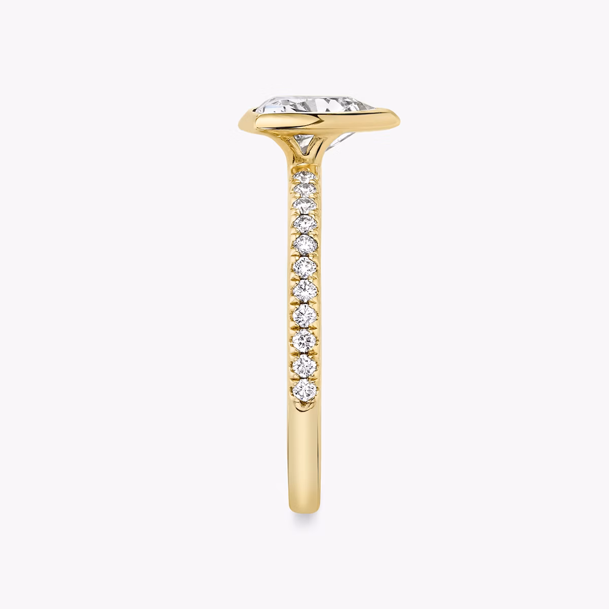 The Signature Bezel | Trillion | 18k | Yellow Gold | bandAccent: Pavé | diamondOrientation: vertical | caratWeight: other