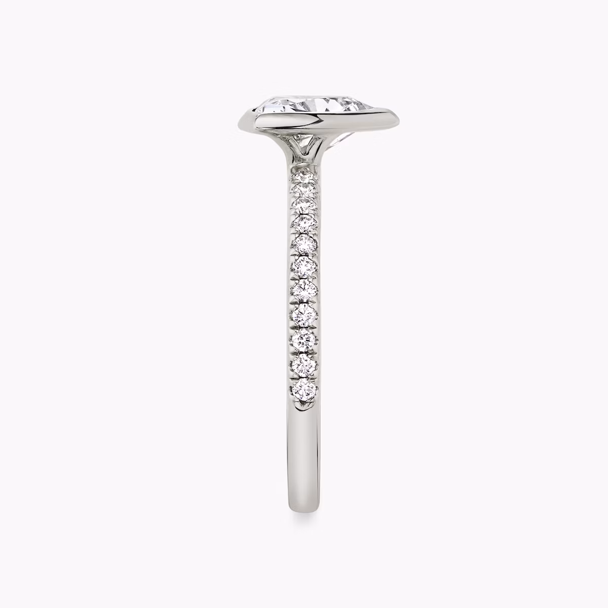 The Signature Bezel | Trillion | Platinum | bandAccent: Pavé | diamondOrientation: vertical | caratWeight: other