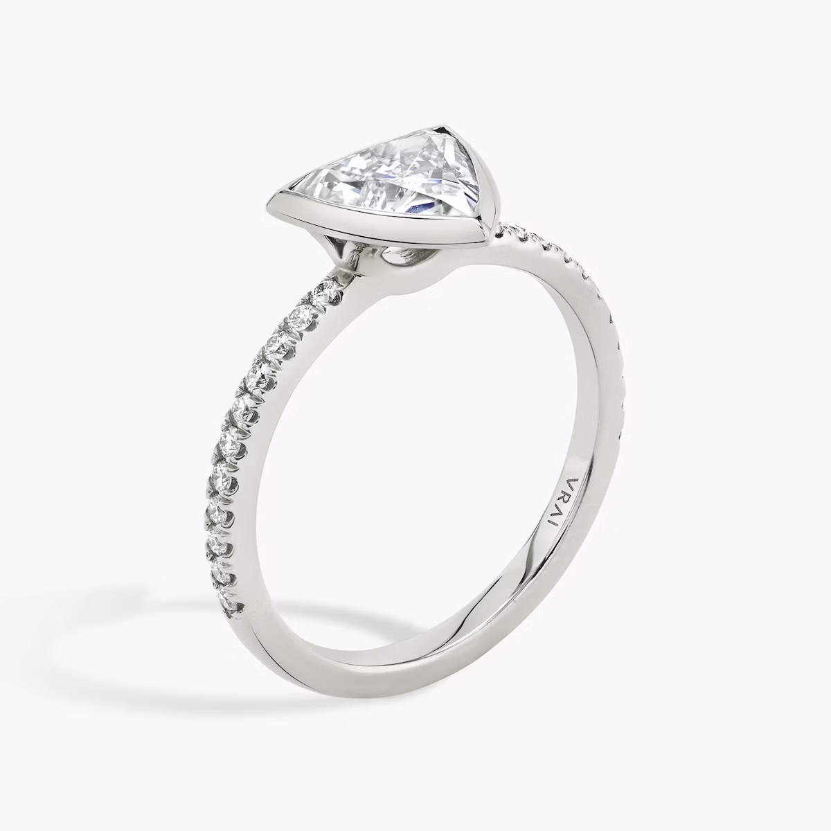 The Signature Bezel | Trillion | Platinum | bandAccent: Pavé | diamondOrientation: vertical | caratWeight: other