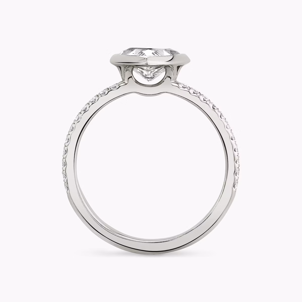 The Signature Bezel | Trillion | Platinum | bandAccent: Pavé | diamondOrientation: vertical | caratWeight: other