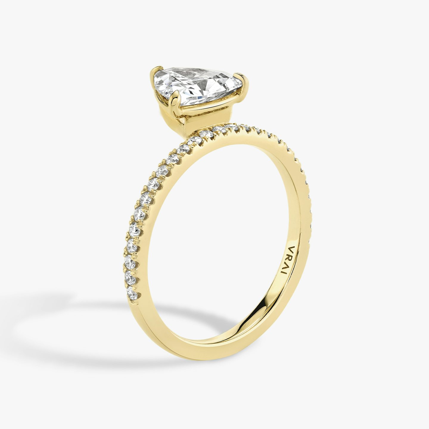 Hover | Trillant | 18k | Gelbgold | bandAccent: Mit Pavé-Besatz | diamondOrientation: vertical | caratWeight: other