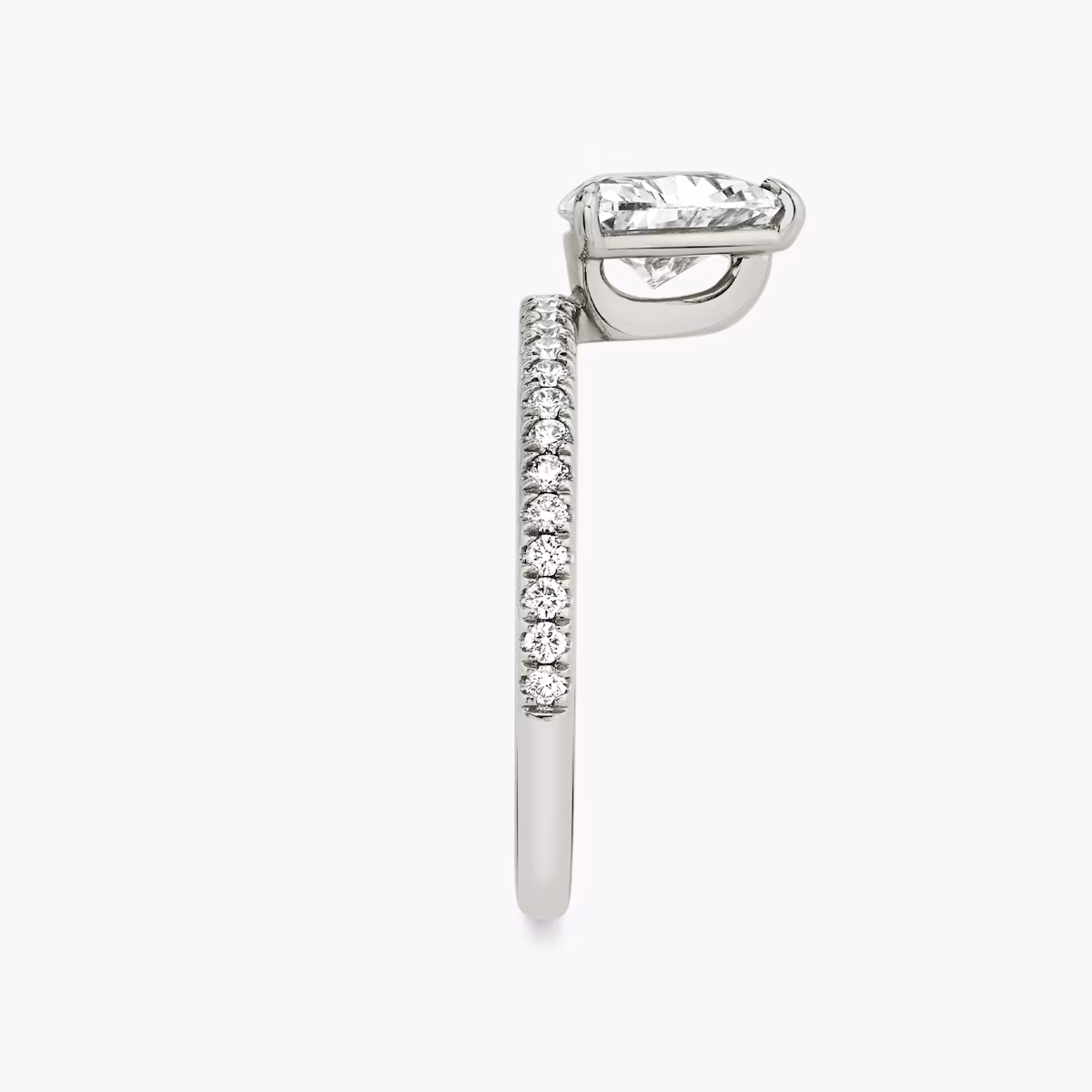 The Hover | Trillion | 18k | White Gold | bandAccent: Pavé | diamondOrientation: vertical | caratWeight: other