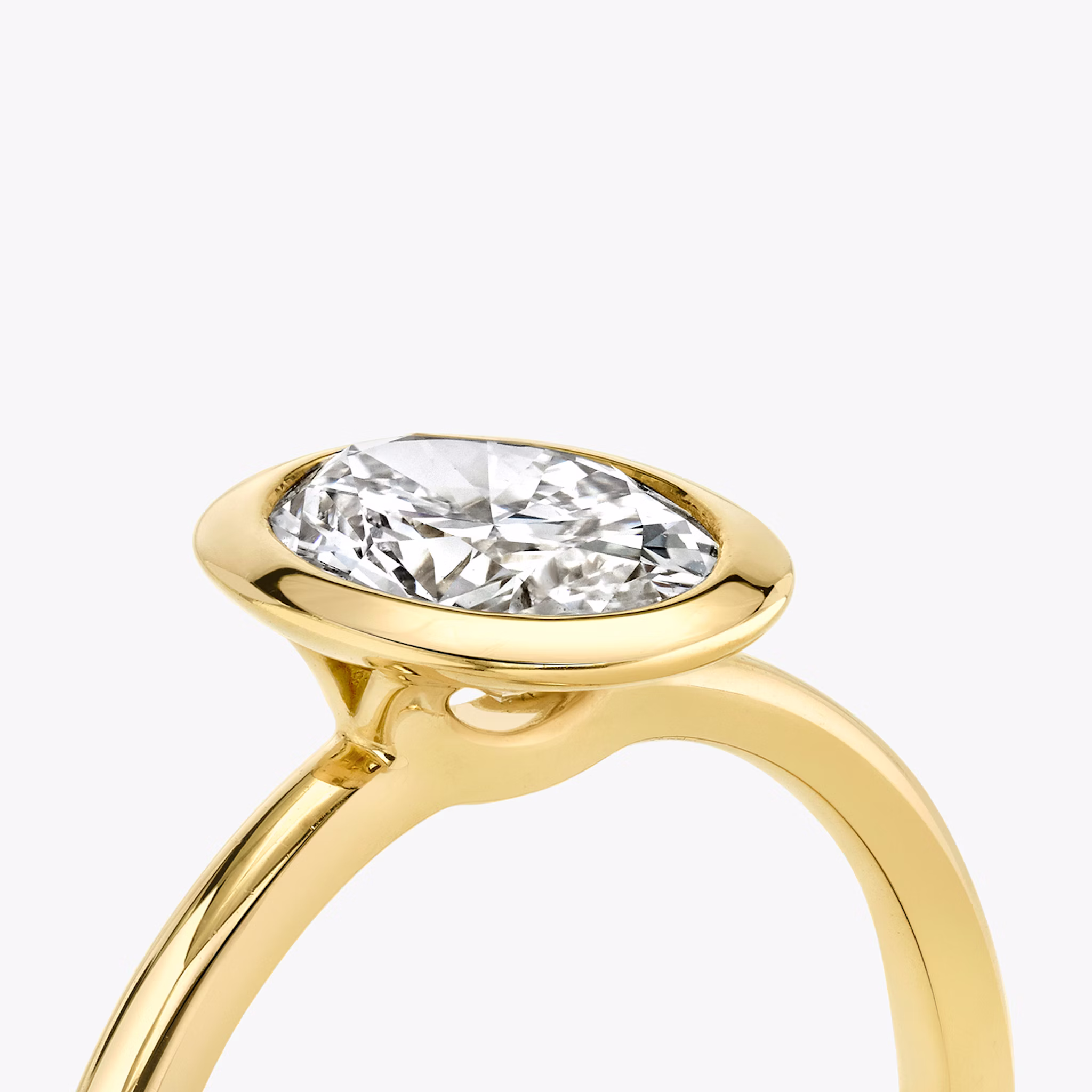 The Signature Bezel | Oval | 18k | Yellow Gold | bandAccent: Plain | diamondOrientation: vertical | caratWeight: other
