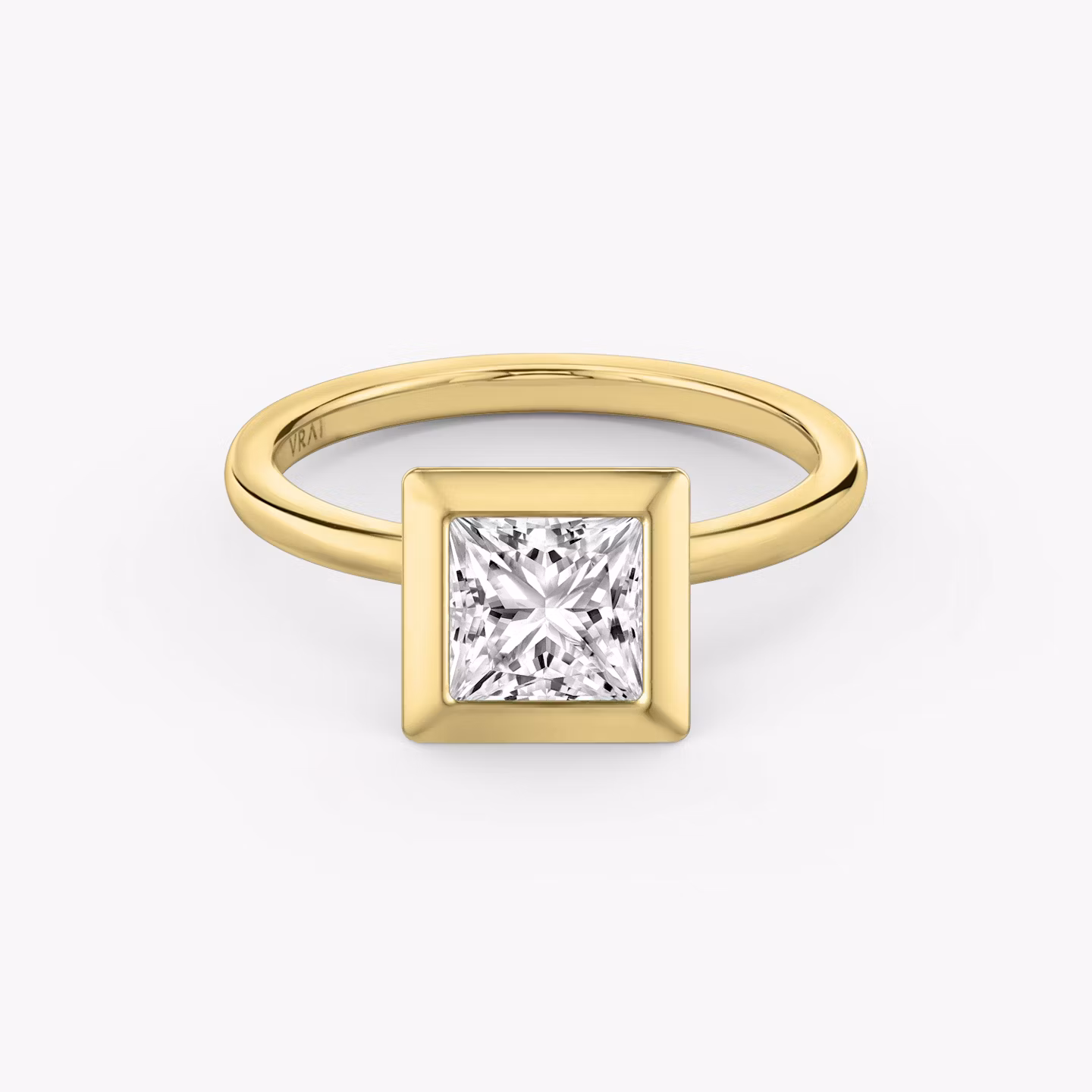 The Signature Bezel Princess | Yellow Gold