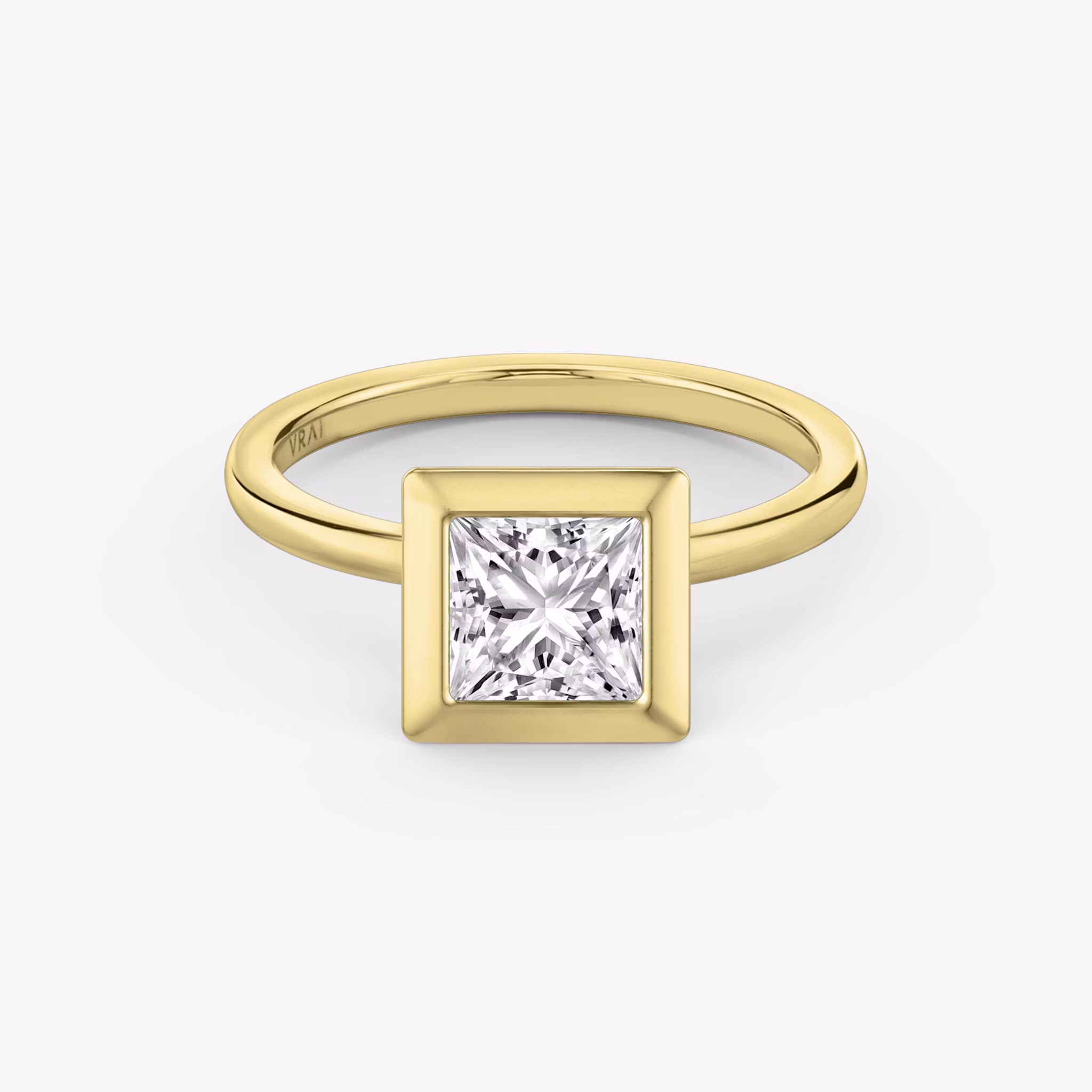 The Signature Bezel Princess | Yellow Gold