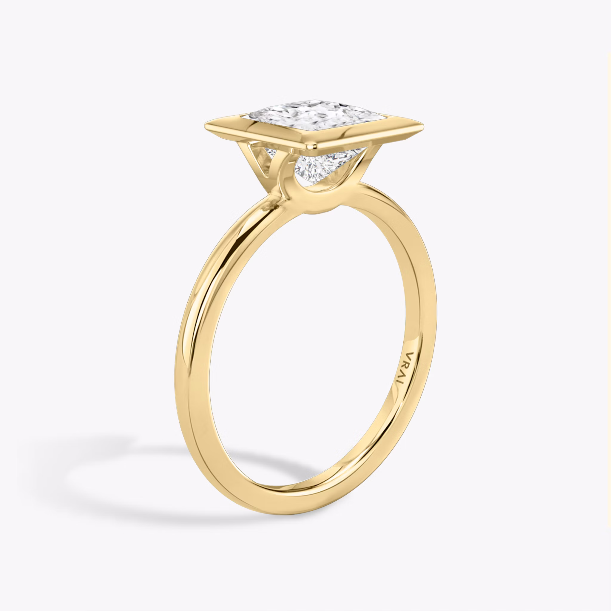 The Signature Bezel | Princess | 18k | Yellow Gold | bandAccent: Plain | diamondOrientation: horizontal | caratWeight: other