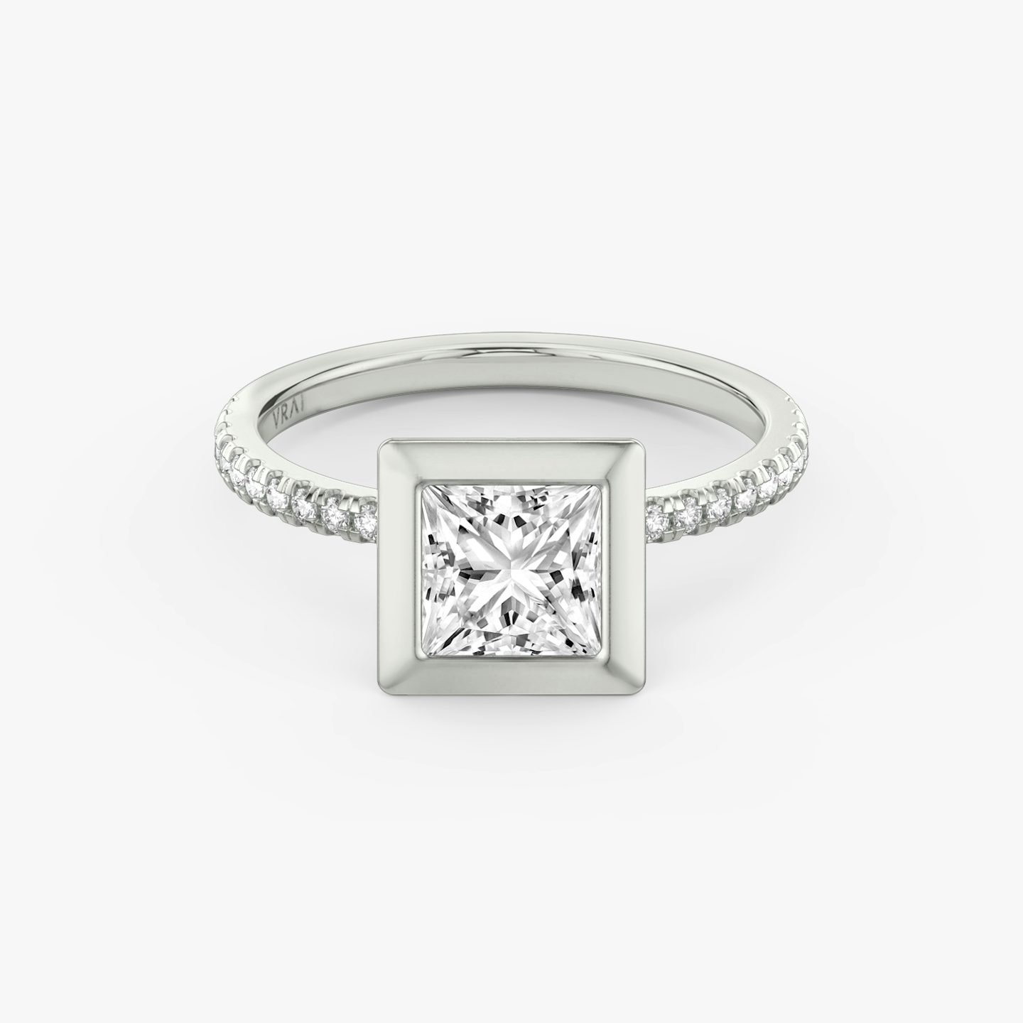 Bague de fiançailles Signature Bezel | Princesse | Platine | bandAccent: Pavé | diamondOrientation: horizontal | caratWeight: other
