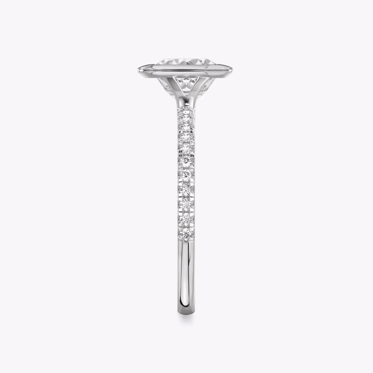 Signature Bezel | Princess | 18k | Weißgold | bandAccent: Mit Pavé-Besatz | diamondOrientation: vertical | caratWeight: other