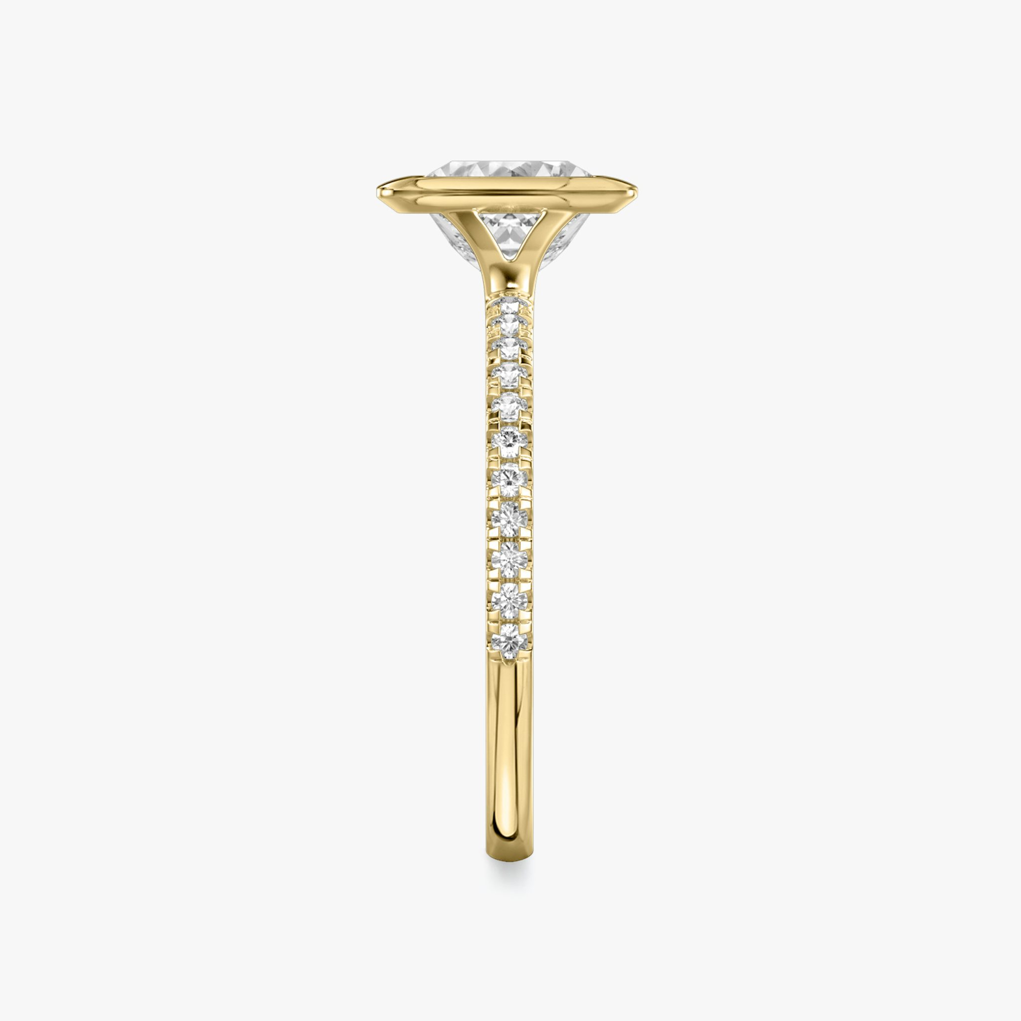 The Signature Bezel | Princess | 18k | Yellow Gold | bandAccent: Pavé | diamondOrientation: horizontal | caratWeight: other