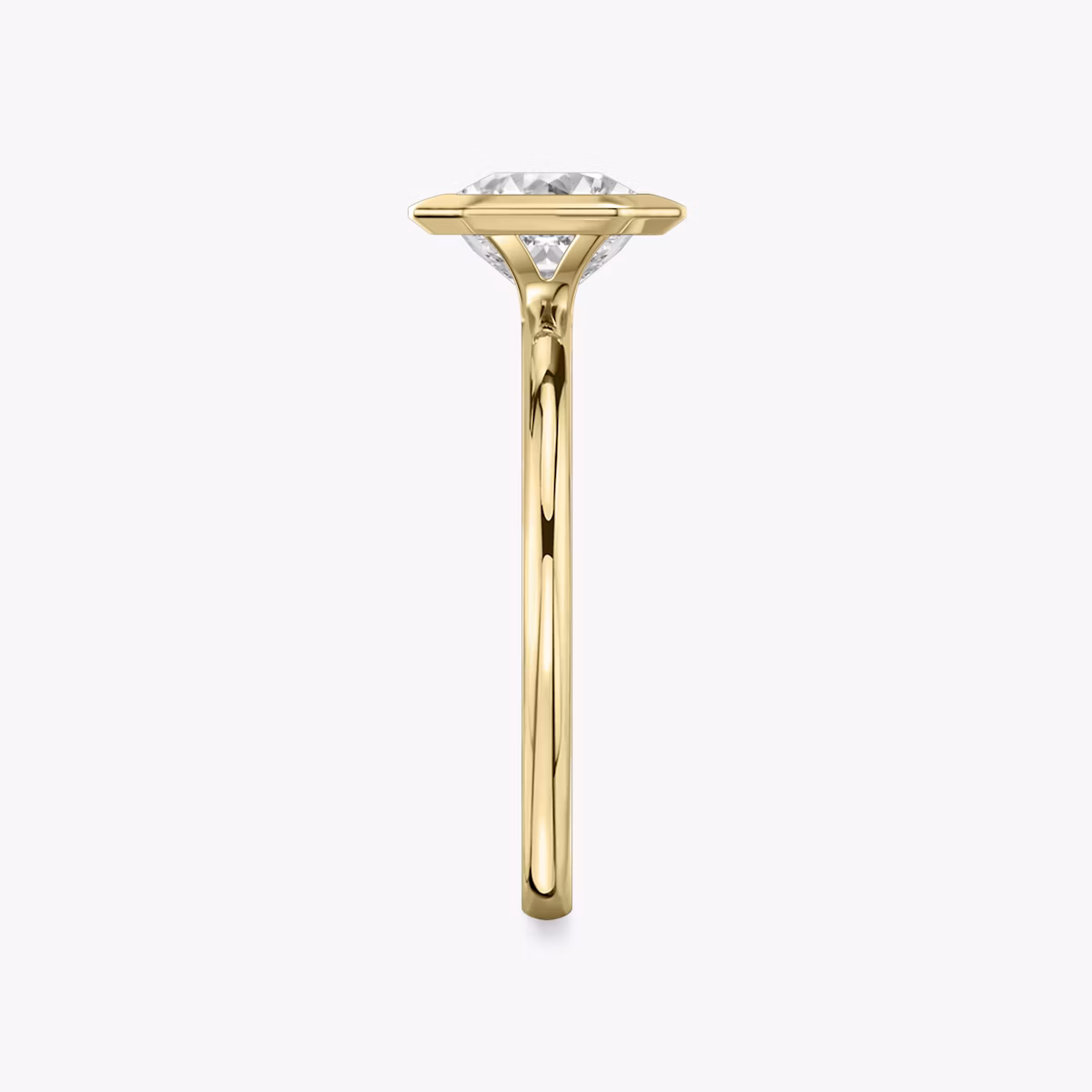 The Signature Bezel | Asscher | 18k | Yellow Gold | bandAccent: Plain | diamondOrientation: vertical | caratWeight: other