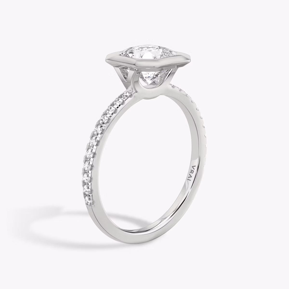 The Signature Bezel | Asscher | 18k | White Gold | bandAccent: Pavé | diamondOrientation: vertical | caratWeight: other
