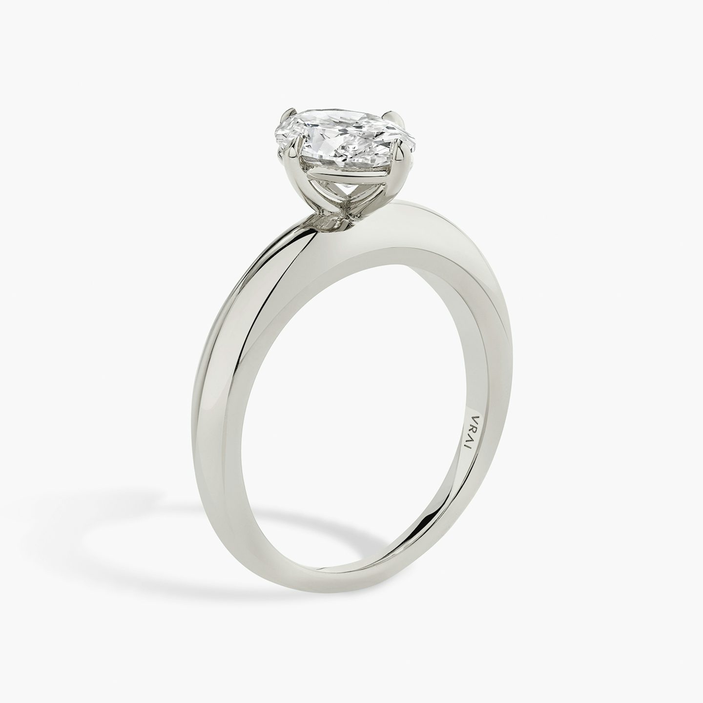 The Curator | Oval | Platinum | bandAccent: Plain | diamondOrientation: vertical | caratWeight: other