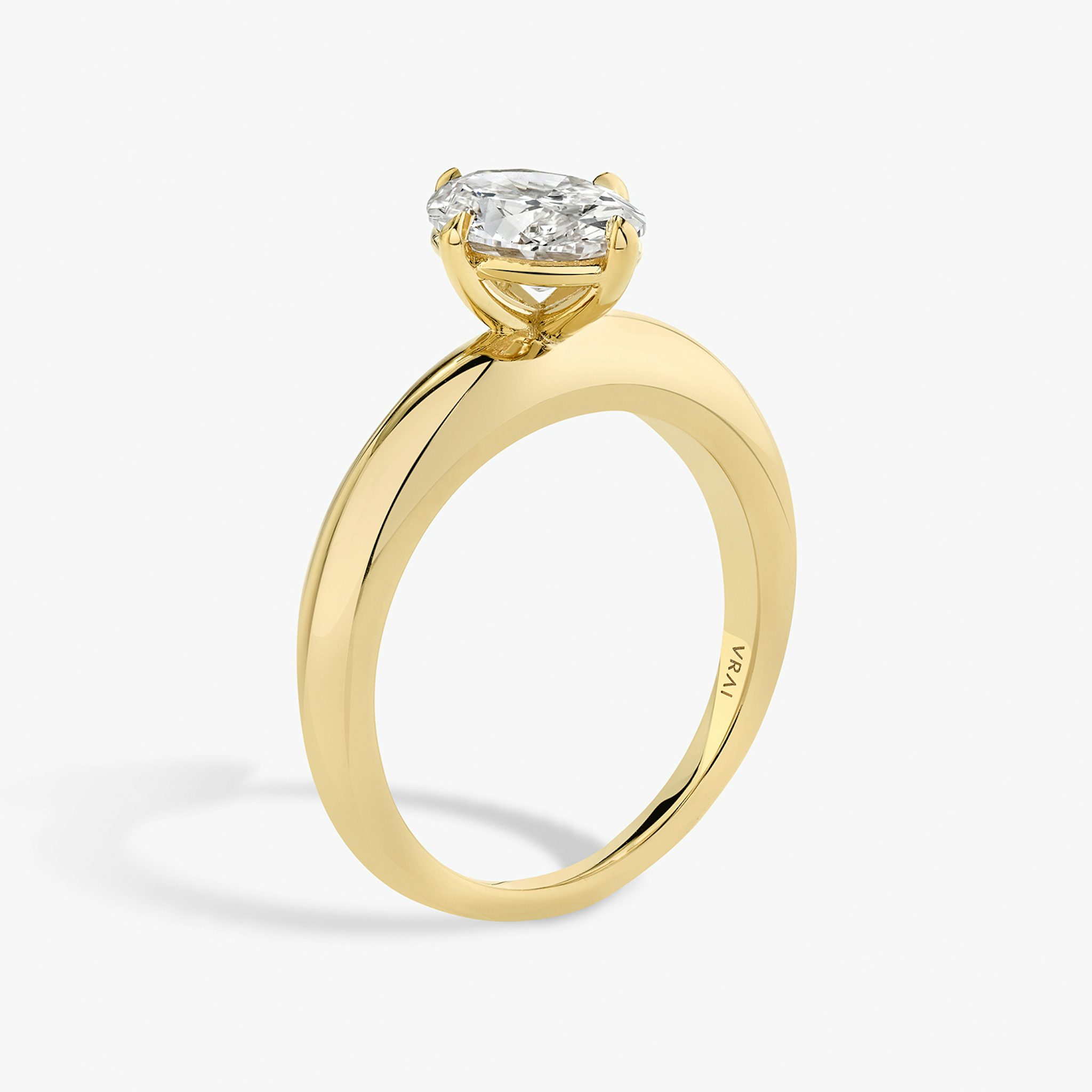 The Curator | Oval | 18k | Yellow Gold | bandAccent: Plain | diamondOrientation: vertical | caratWeight: other