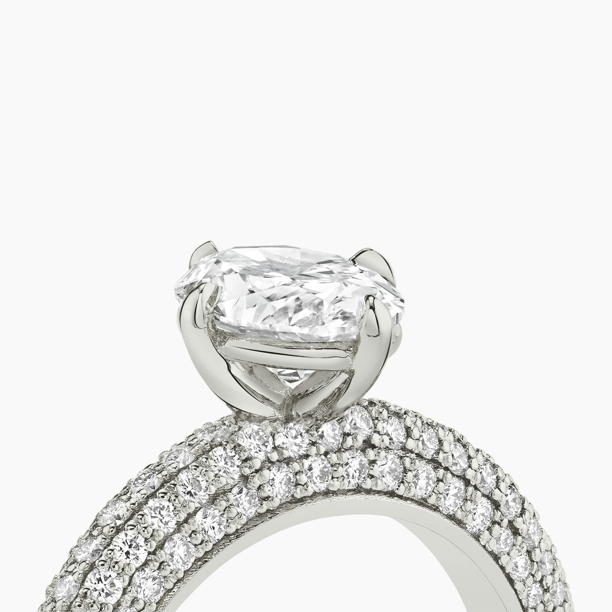 The Curator | Oval | 18k | White Gold | bandAccent: Pavé | diamondOrientation: vertical | caratWeight: other