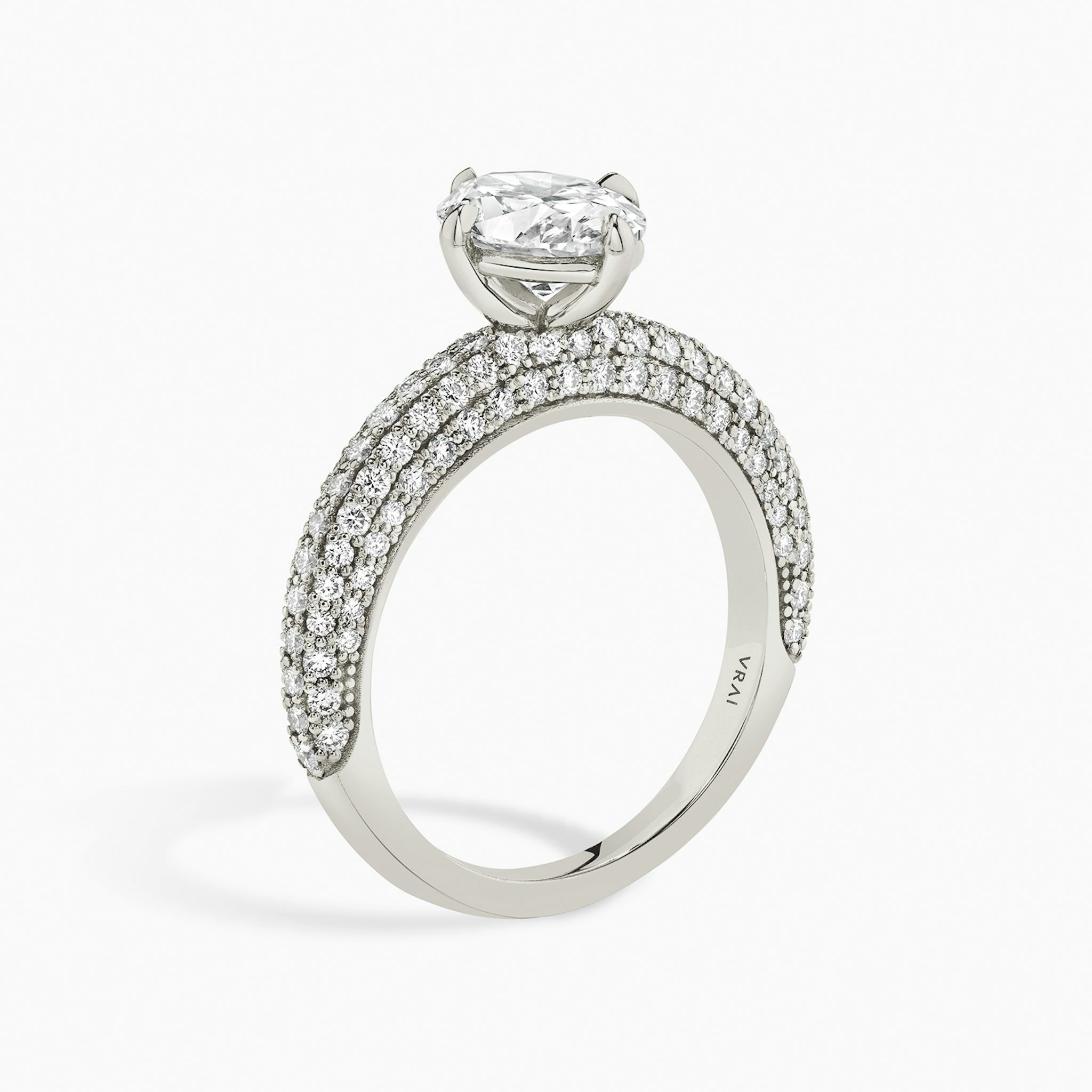 The Curator | Oval | 18k | White Gold | bandAccent: Pavé | diamondOrientation: vertical | caratWeight: other