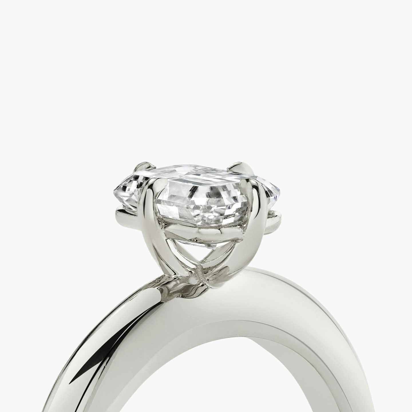 The Curator | Emerald | Platinum | bandAccent: Plain | diamondOrientation: vertical | caratWeight: other
