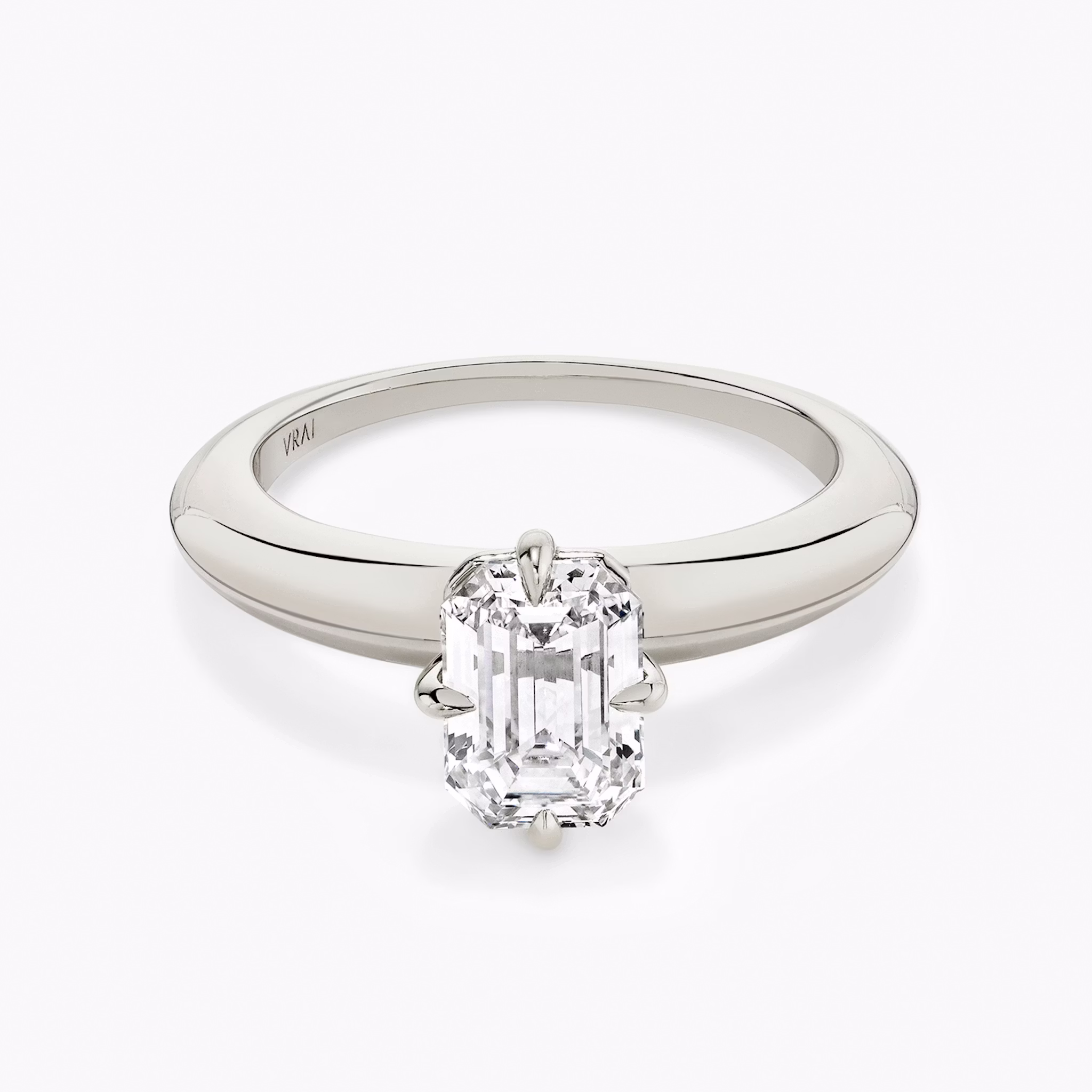 The Curator | Emerald | 18k | White Gold | bandAccent: Plain | diamondOrientation: vertical | caratWeight: other