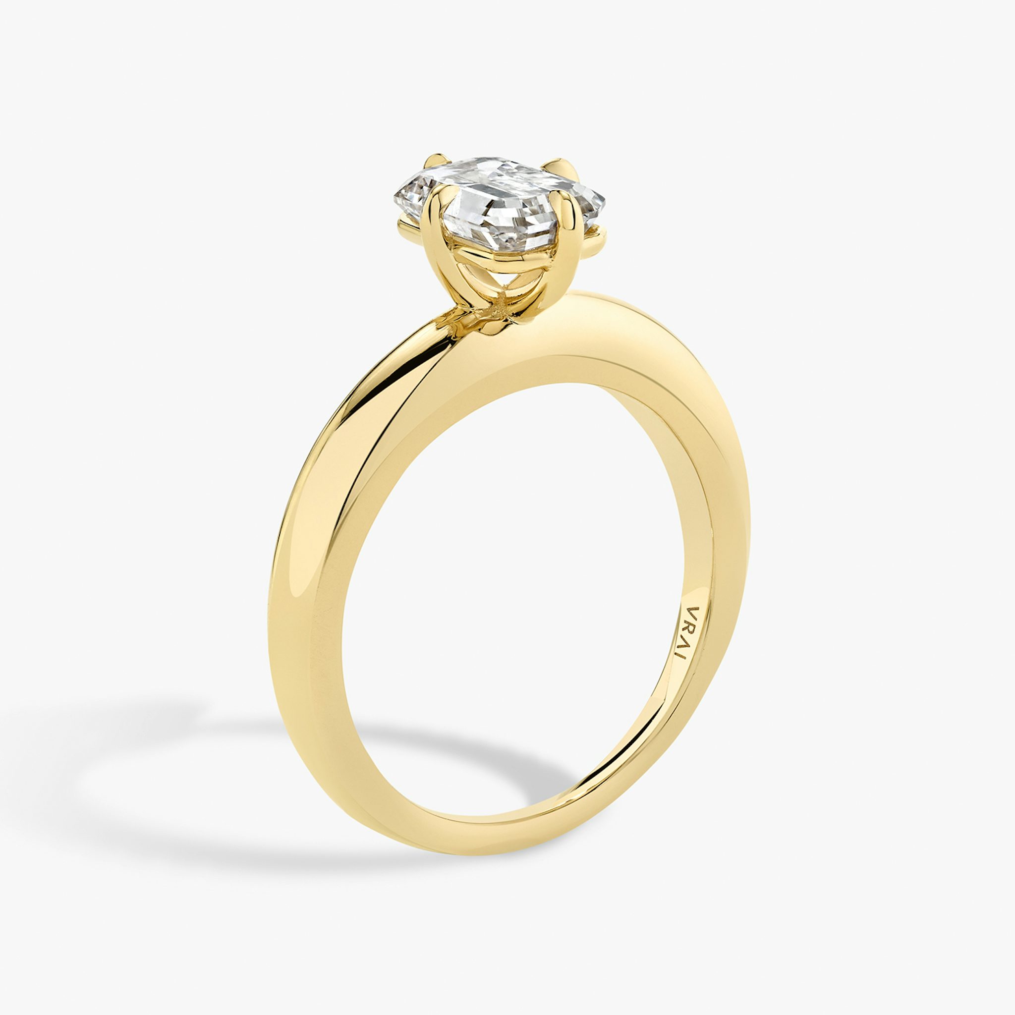 The Curator | Emerald | 18k | Yellow Gold | bandAccent: Plain | diamondOrientation: vertical | caratWeight: other