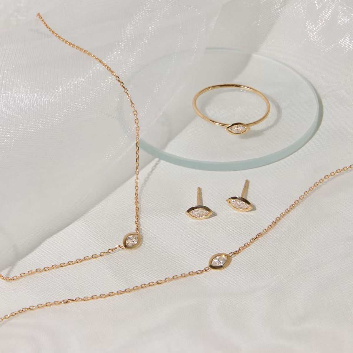 Knife-Edge Bezel Necklace | Marquise | 14k | Yellow Gold | chainLength: 16-18
