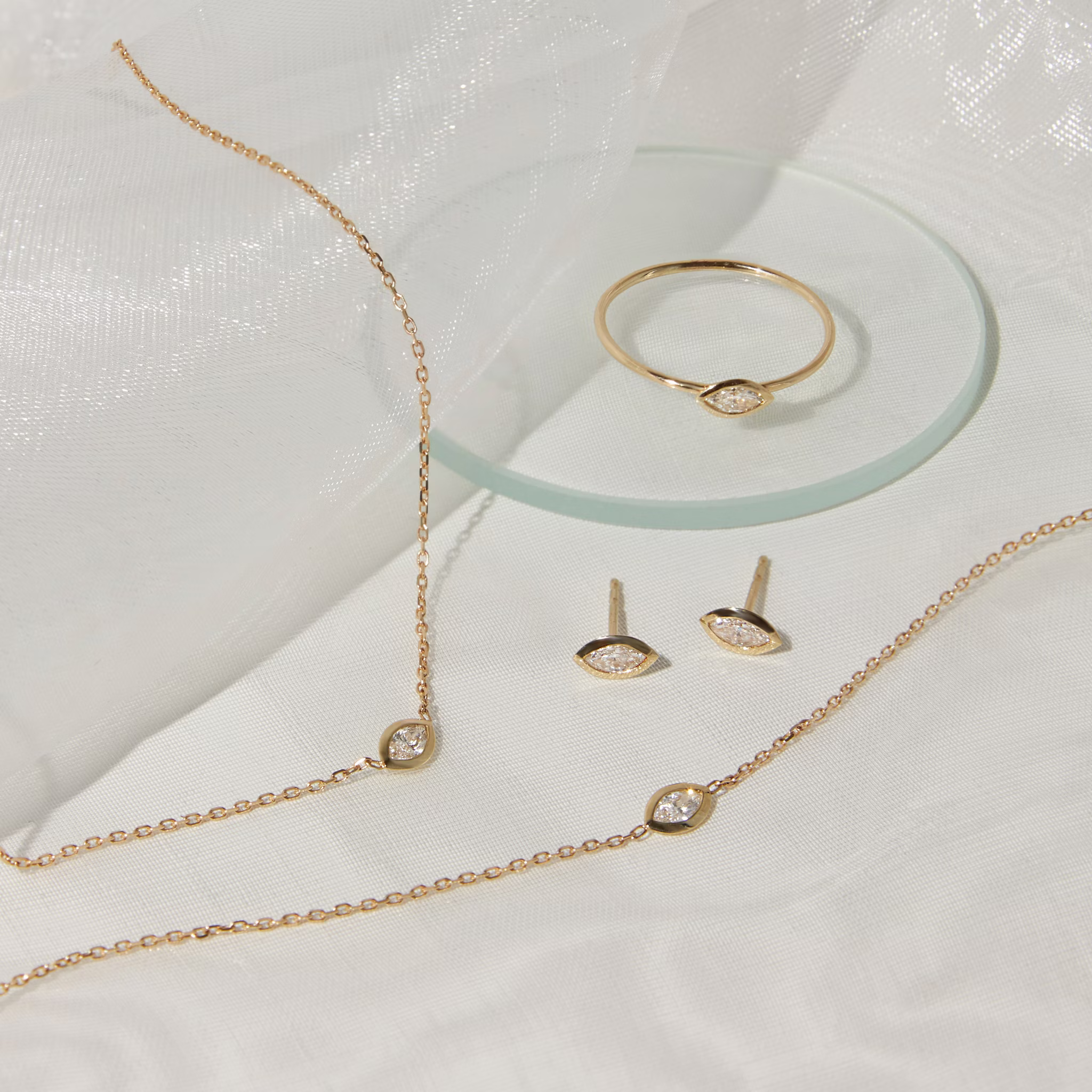 Knife-Edge Bezel Ring | Marquise | 14k | White Gold