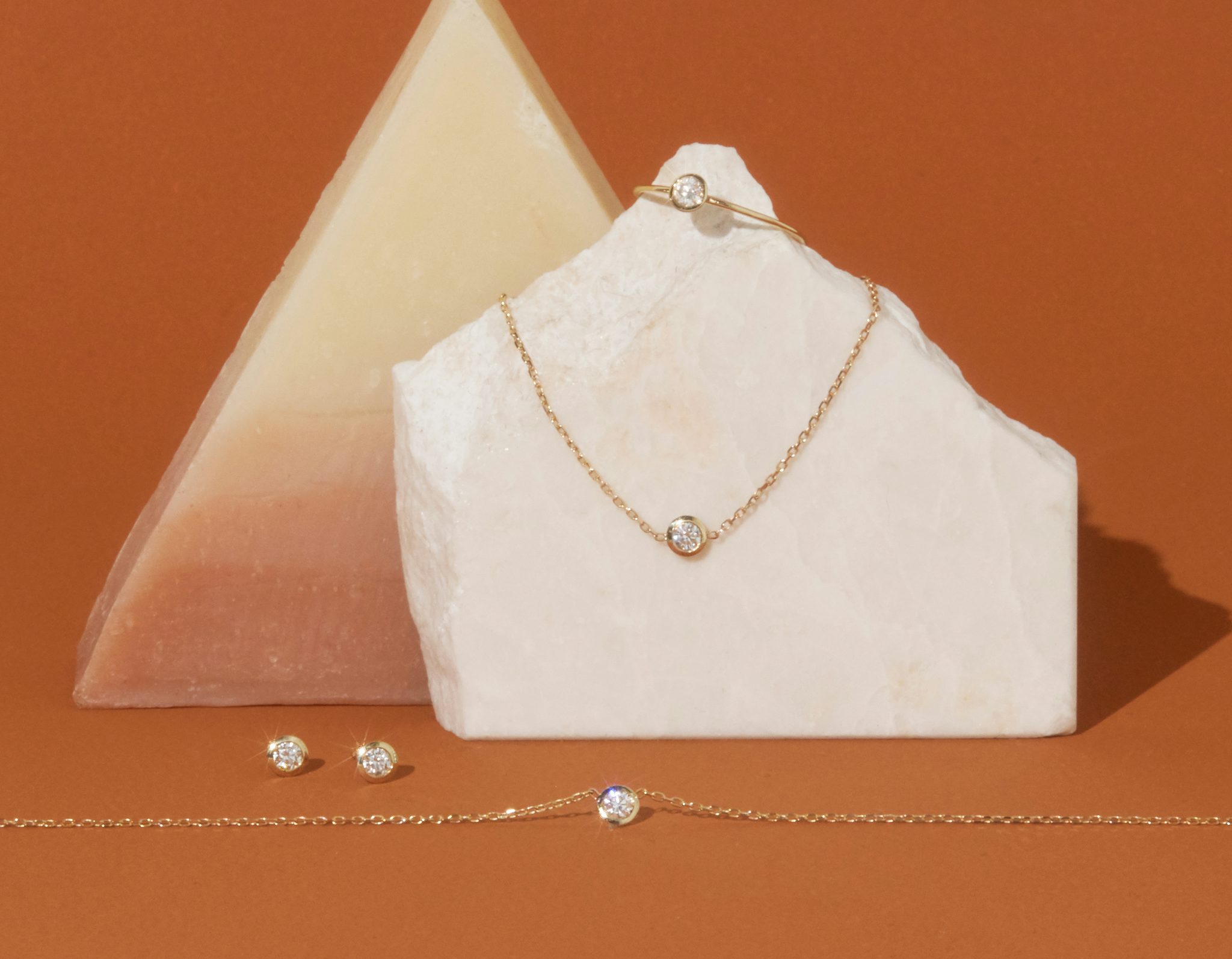 Knife-Edge Bezel Ring | Round Brilliant | 14k | White Gold