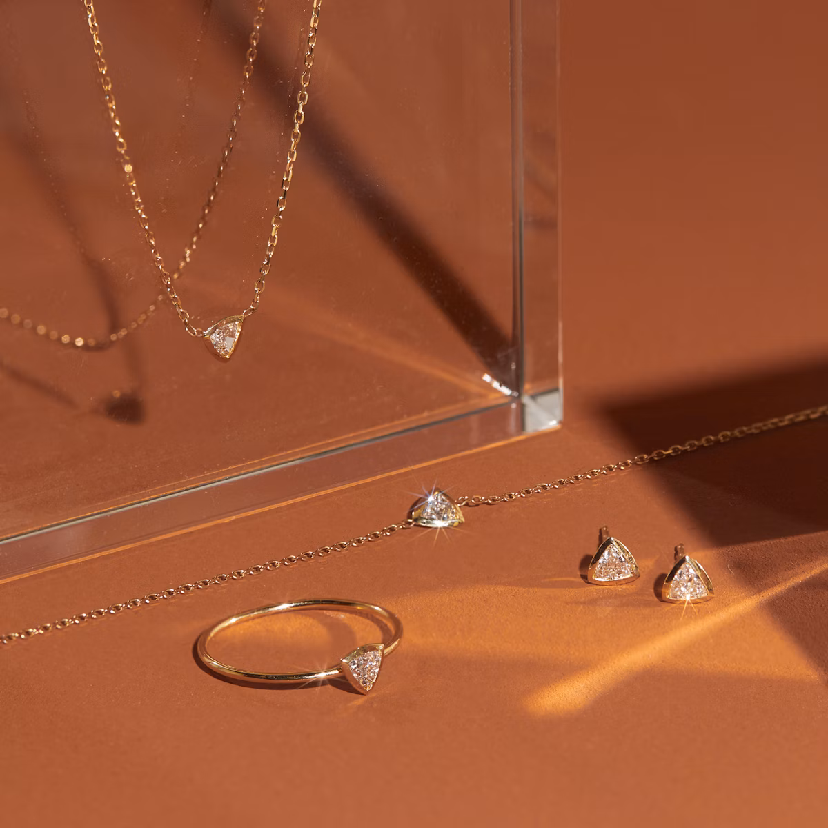 Knife-Edge Bezel Earring | Trillion | 14k | Yellow Gold