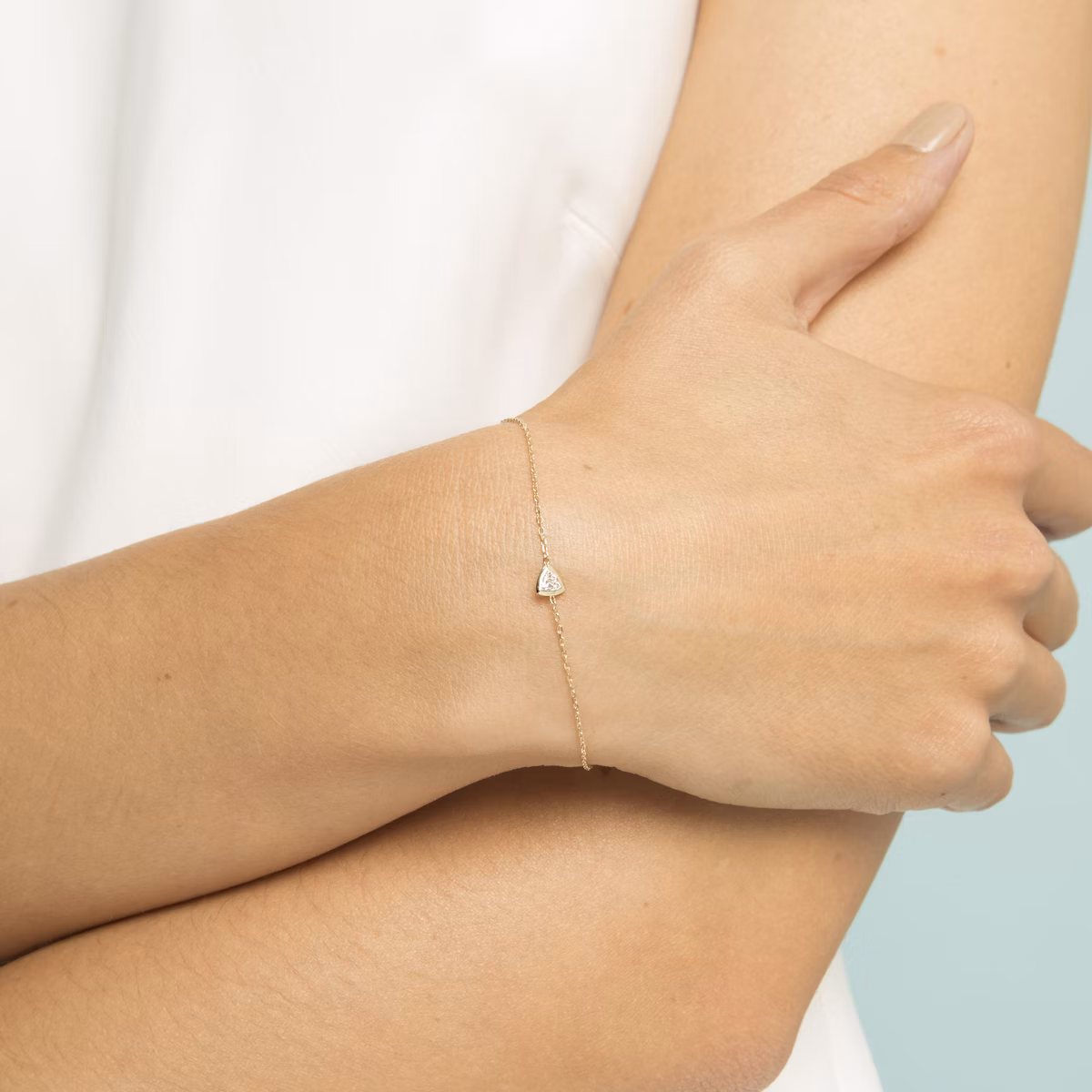 Knife-Edge Bezel Bracelet | Trillion | 14k | Yellow Gold | chainLength: 6.5