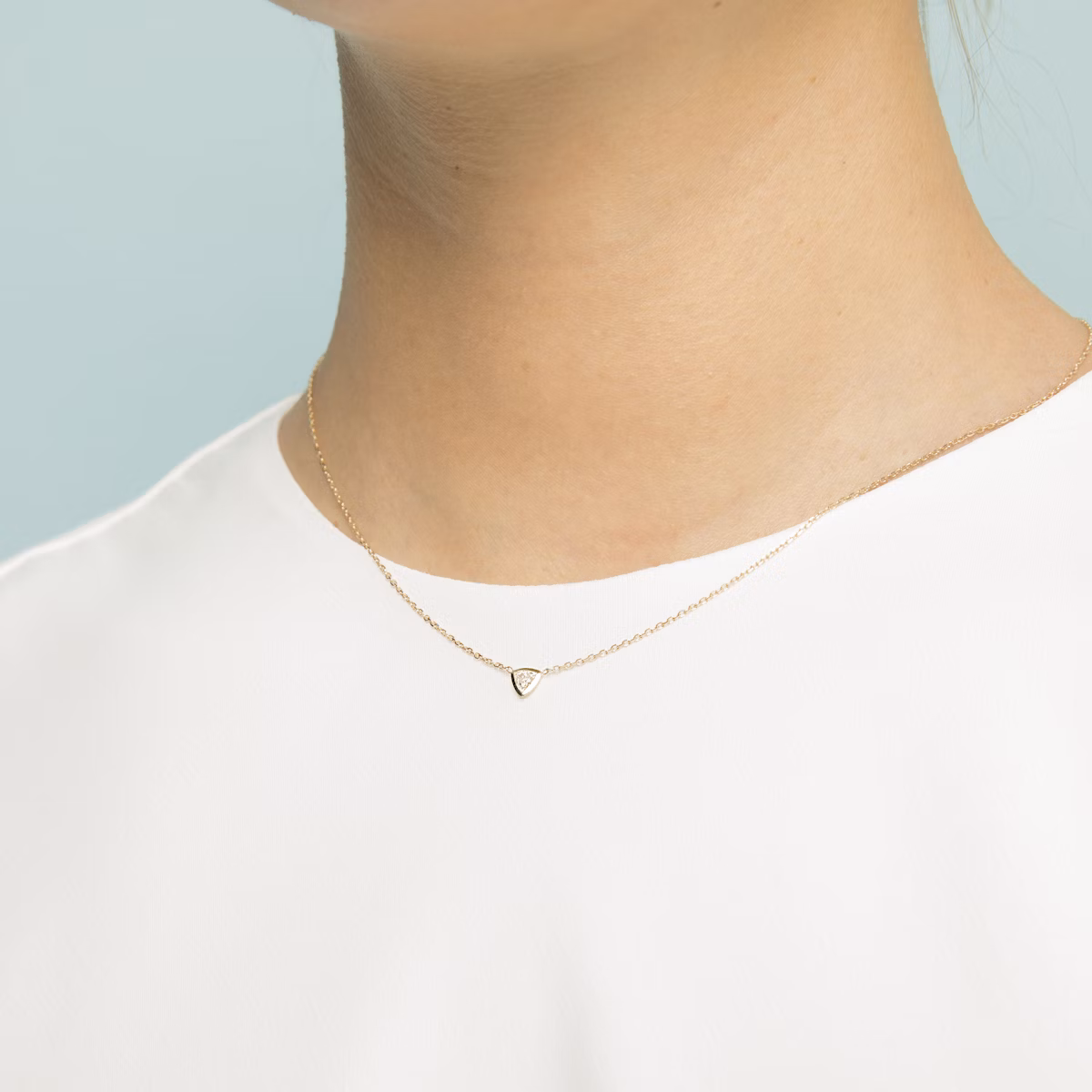Knife-Edge Bezel Necklace | Trillion | 14k | Yellow Gold | chainLength: 16-18