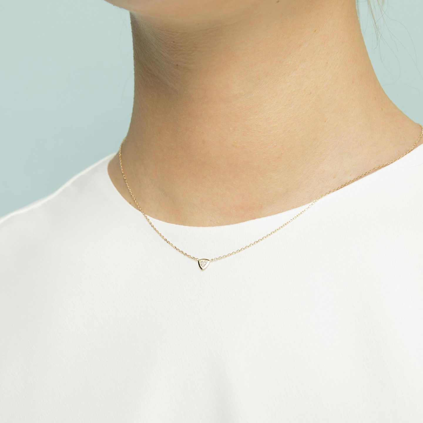 Knife-Edge Bezel Necklace | Trillion | 14k | Yellow Gold | chainLength: 16-18