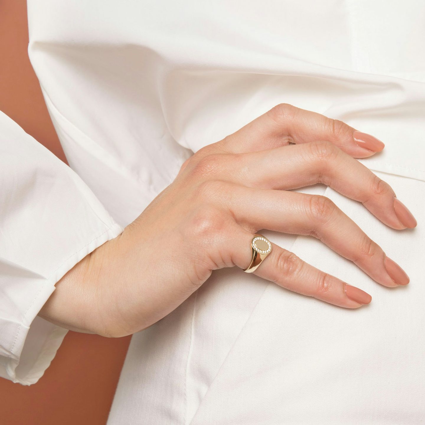 VRAI Pavé Signet Ring | Round Brilliant | 14k | White Gold