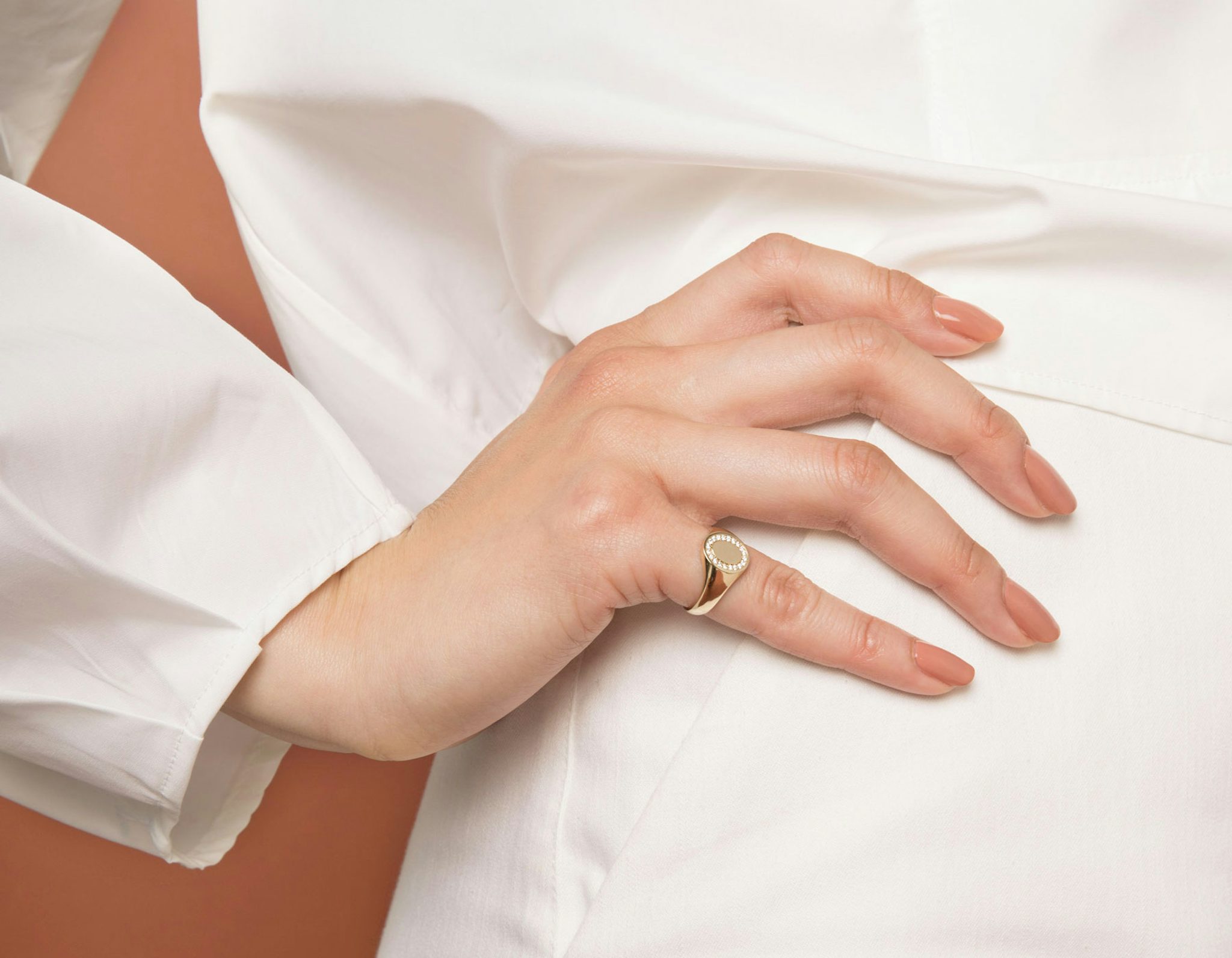 VRAI Pavé Signet Ring | Round Brilliant | 14k | Yellow Gold