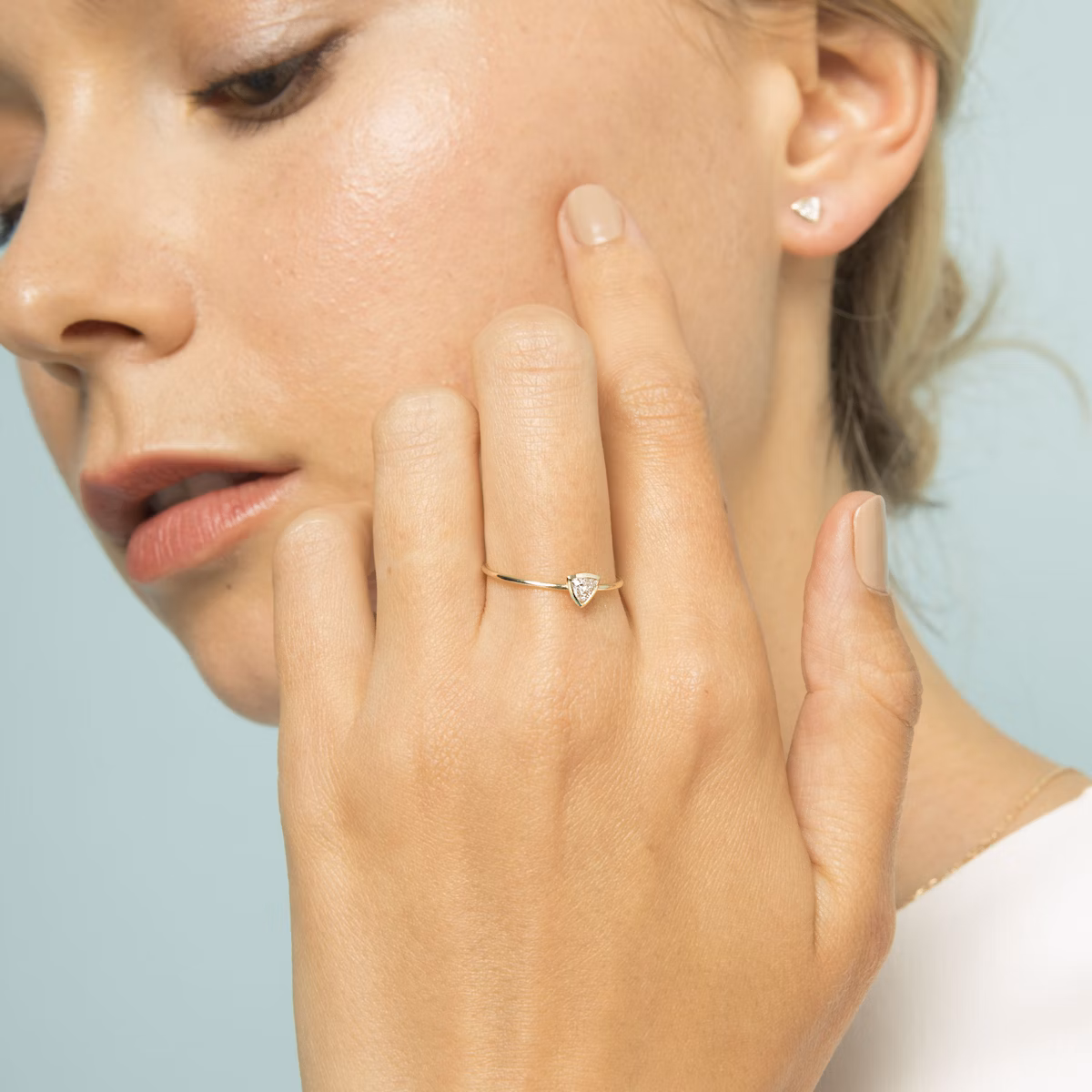 Knife-Edge Bezel Ring | Trillion | 14k | White Gold