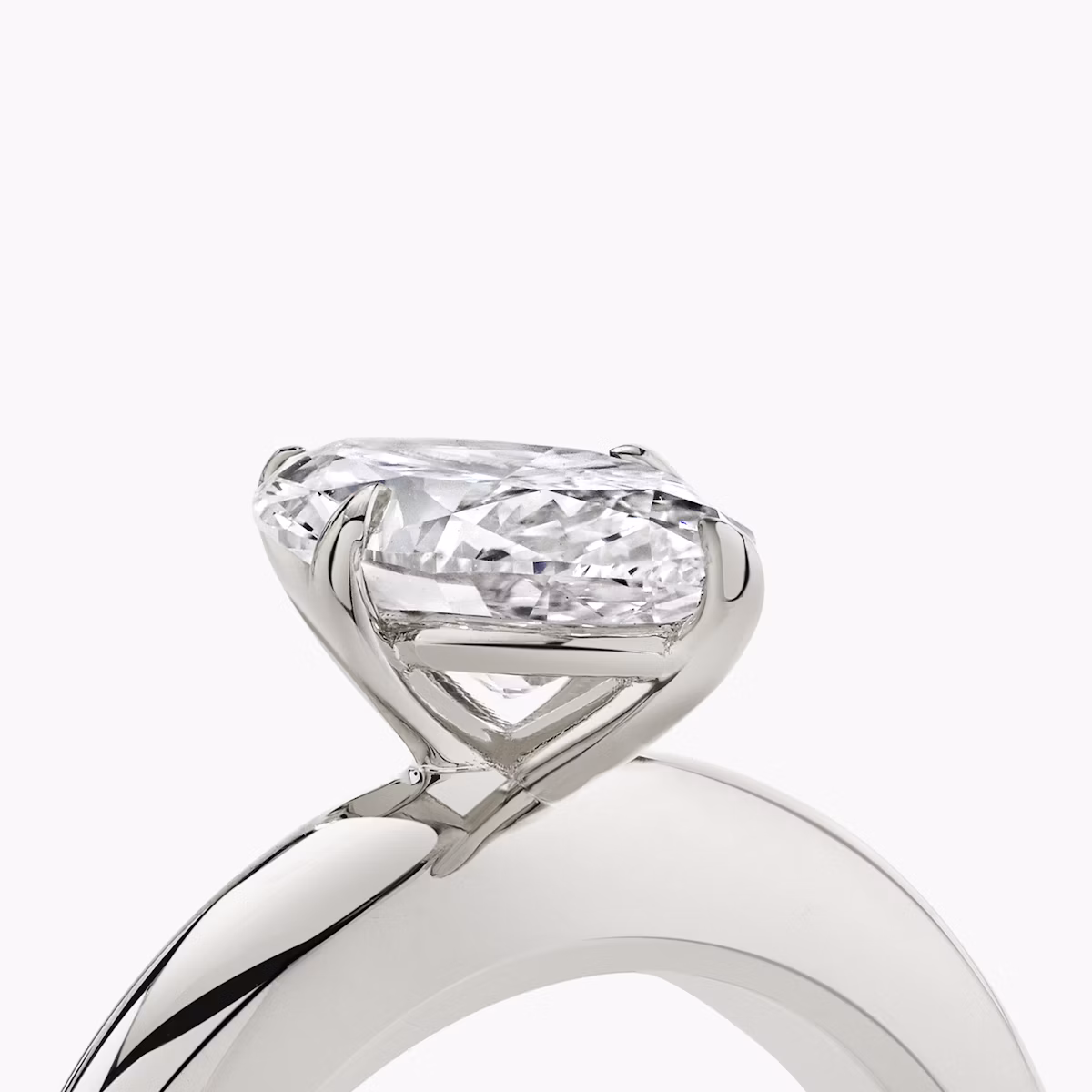 Curator | Marquise | 18k | Weißgold | bandAccent: Ohne Pavé-Besatz | diamondOrientation: vertical | caratWeight: other