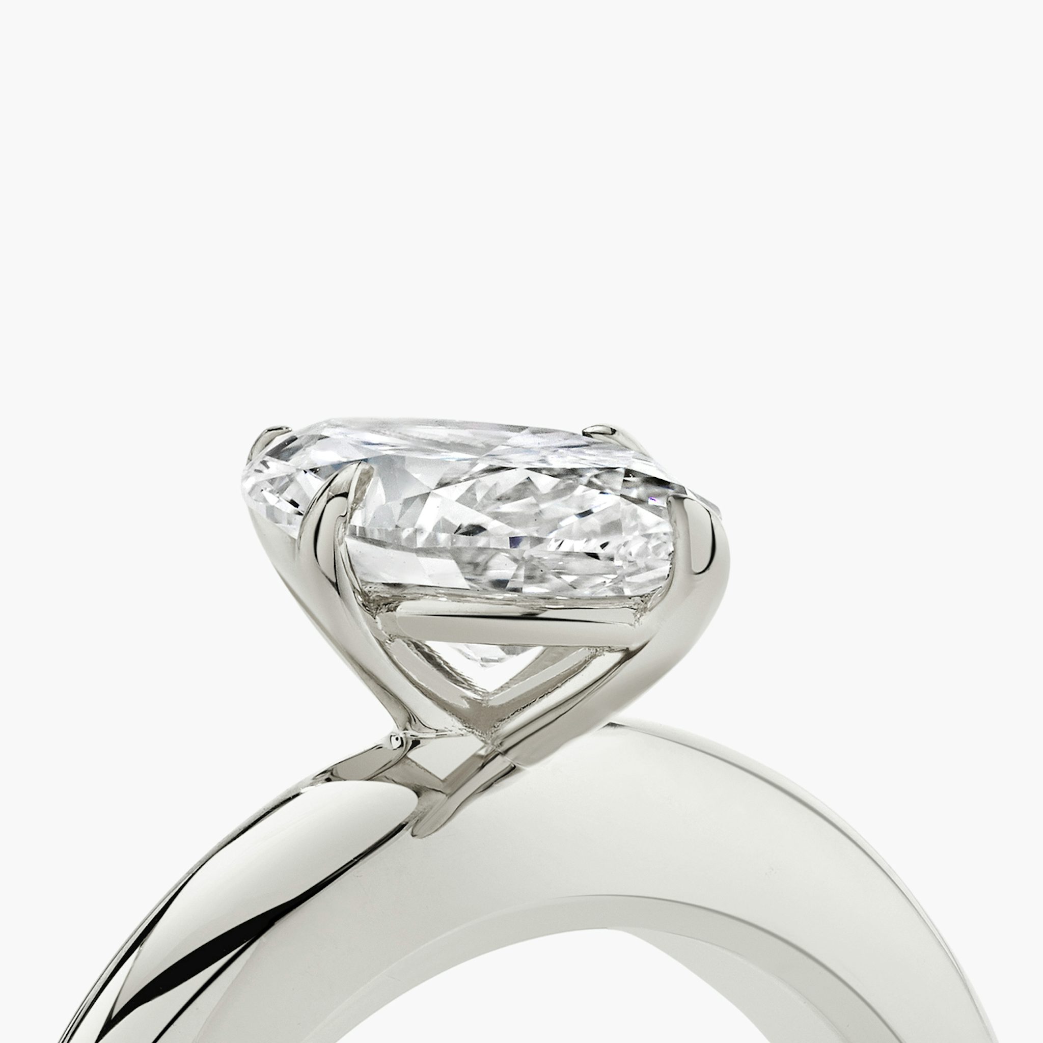 The Curator | Marquise | 18k | White Gold | bandAccent: Plain | diamondOrientation: vertical | caratWeight: other