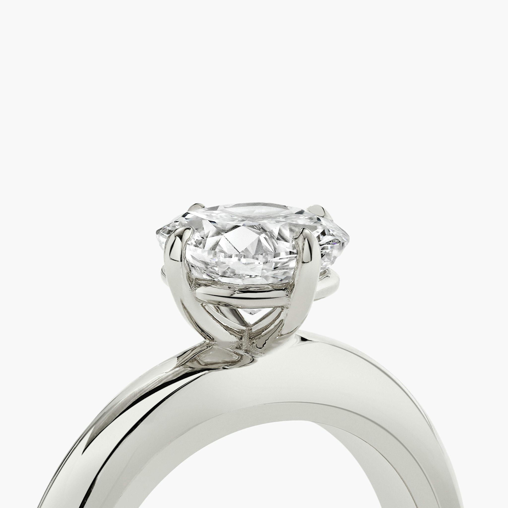 The Curator | Cushion | 18k | White Gold | bandAccent: Plain | diamondOrientation: vertical | caratWeight: other