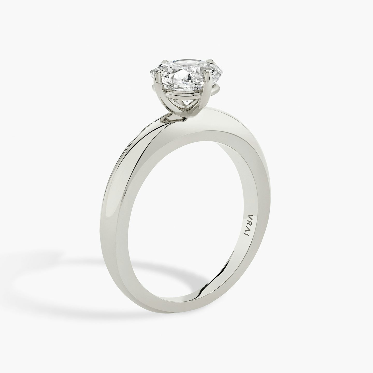 The Curator | Cushion | 18k | White Gold | bandAccent: Plain | diamondOrientation: vertical | caratWeight: other