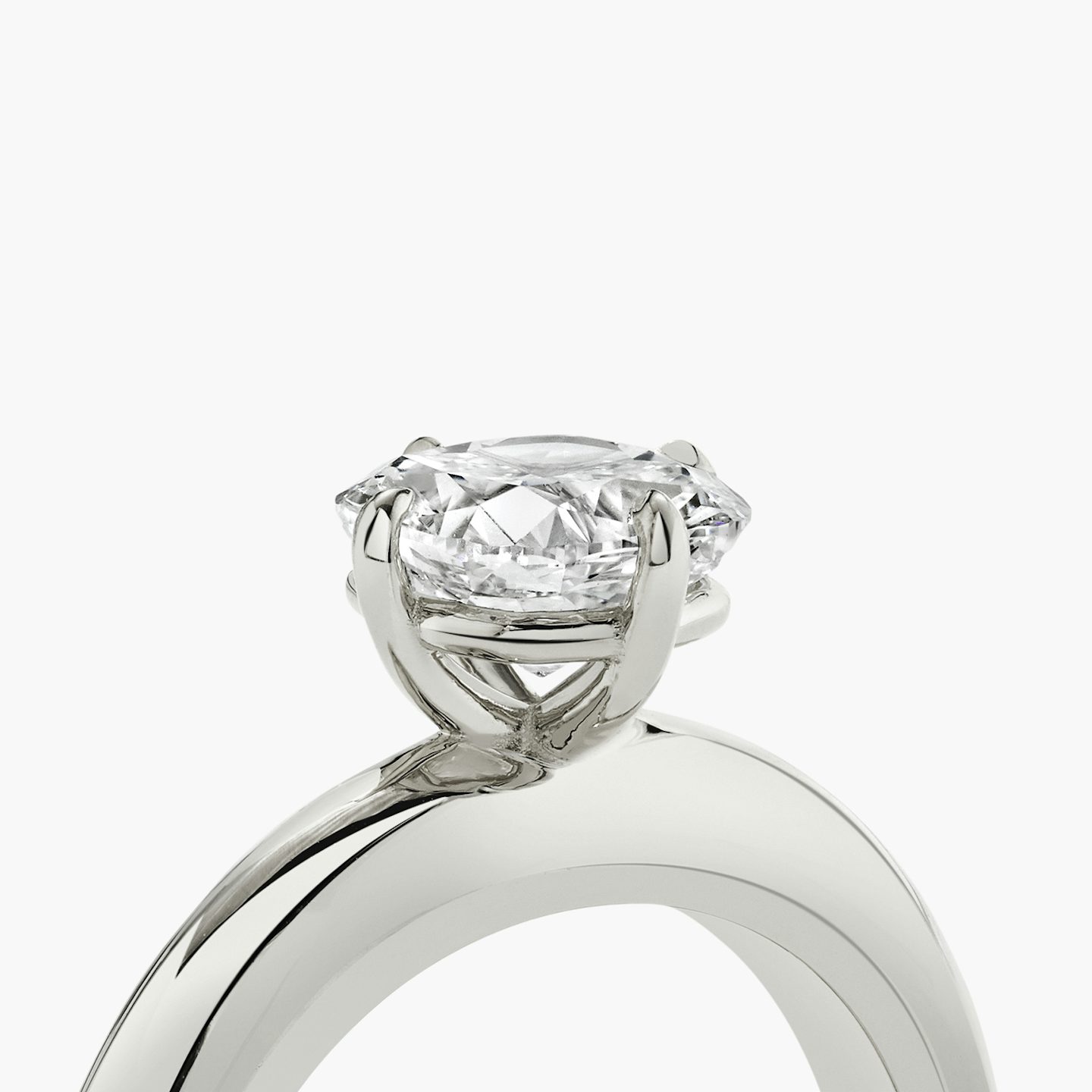 Curator | Cushion | Platin | bandAccent: Ohne Pavé-Besatz | diamondOrientation: vertical | caratWeight: other