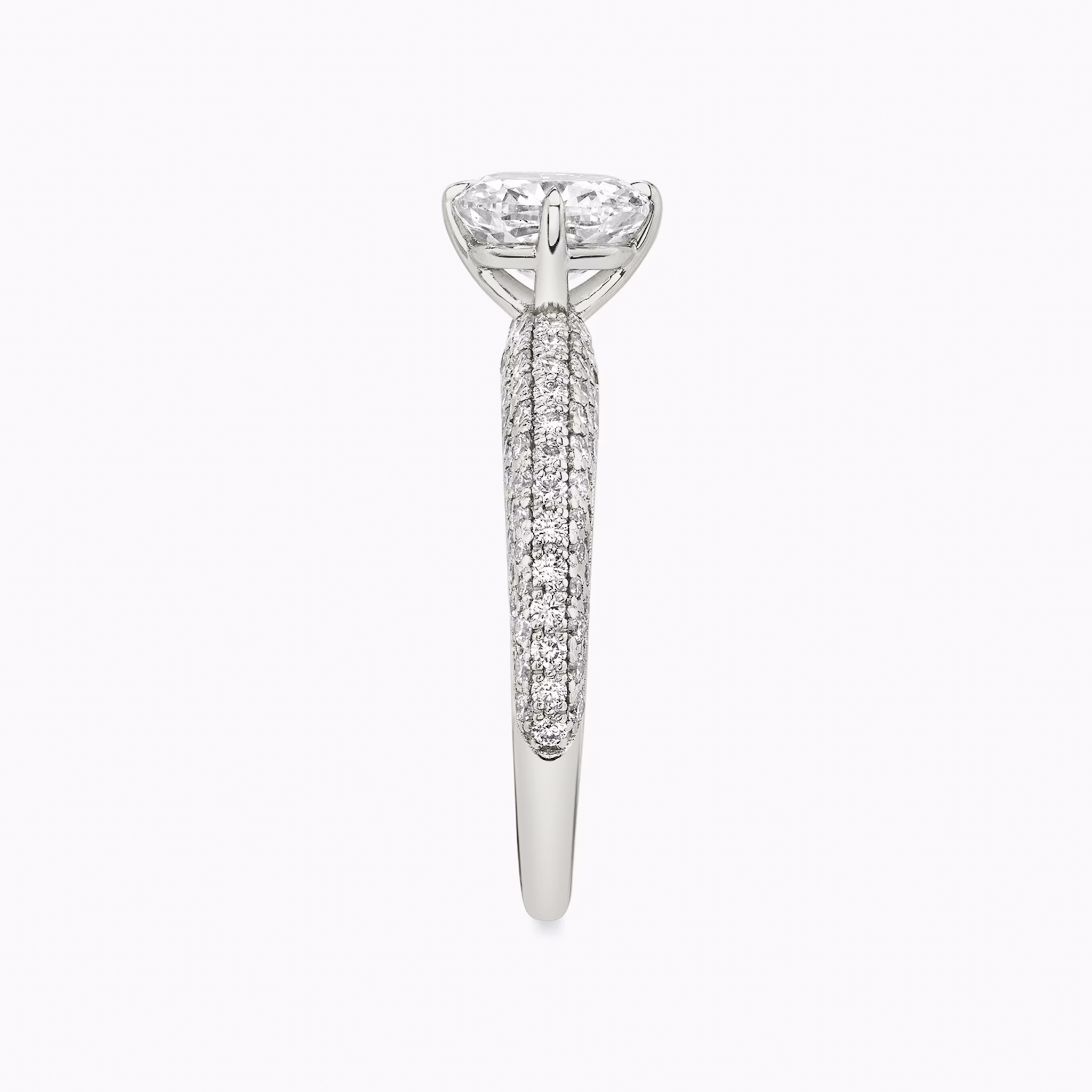 The Curator | Cushion | 18k | White Gold | bandAccent: Pavé | diamondOrientation: vertical | caratWeight: other