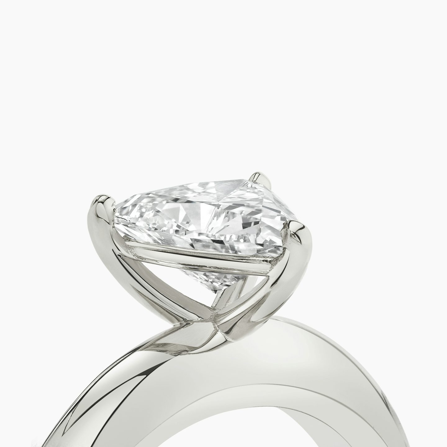 The Curator | Trillion | Platinum | bandAccent: Plain | diamondOrientation: vertical | caratWeight: other