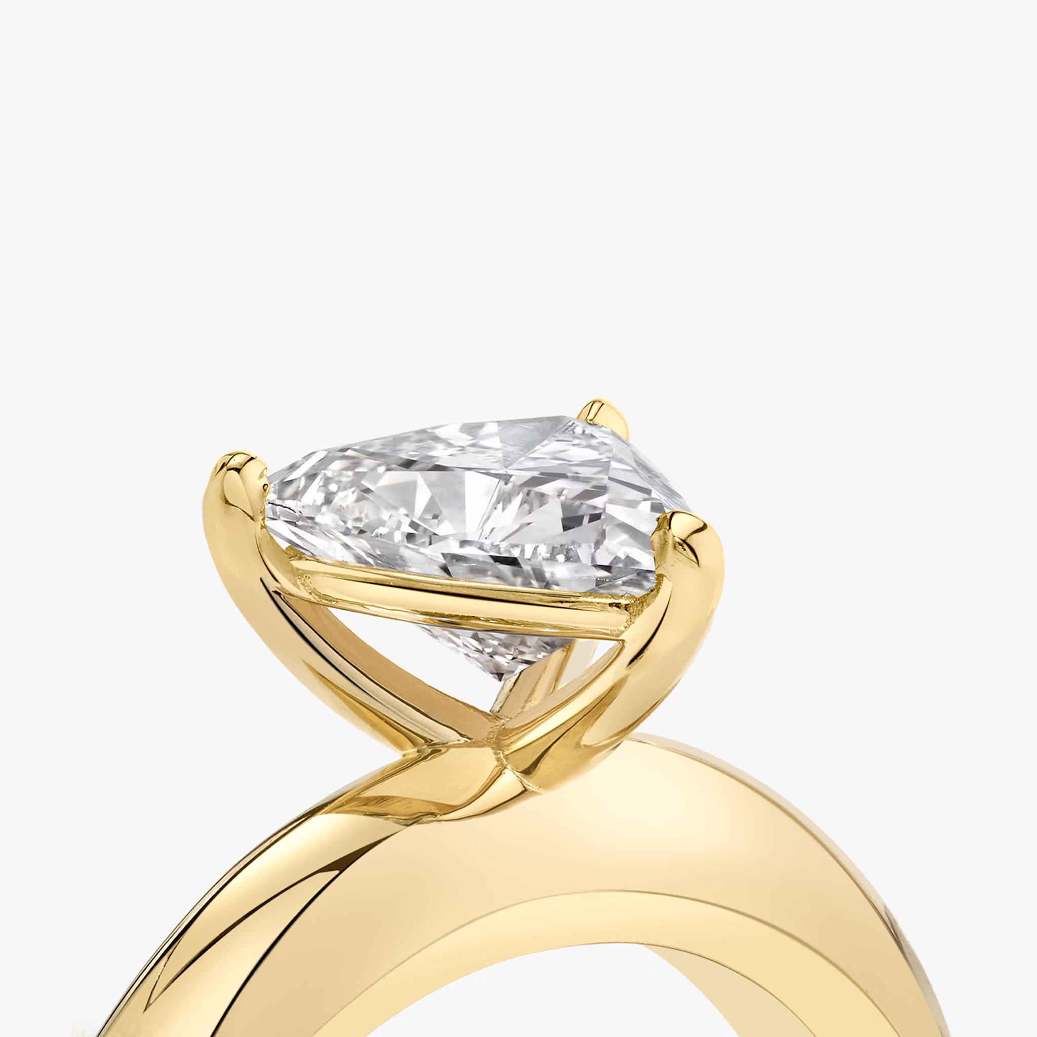 The Curator | Trillion | 18k | Yellow Gold | bandAccent: Plain | diamondOrientation: vertical | caratWeight: other