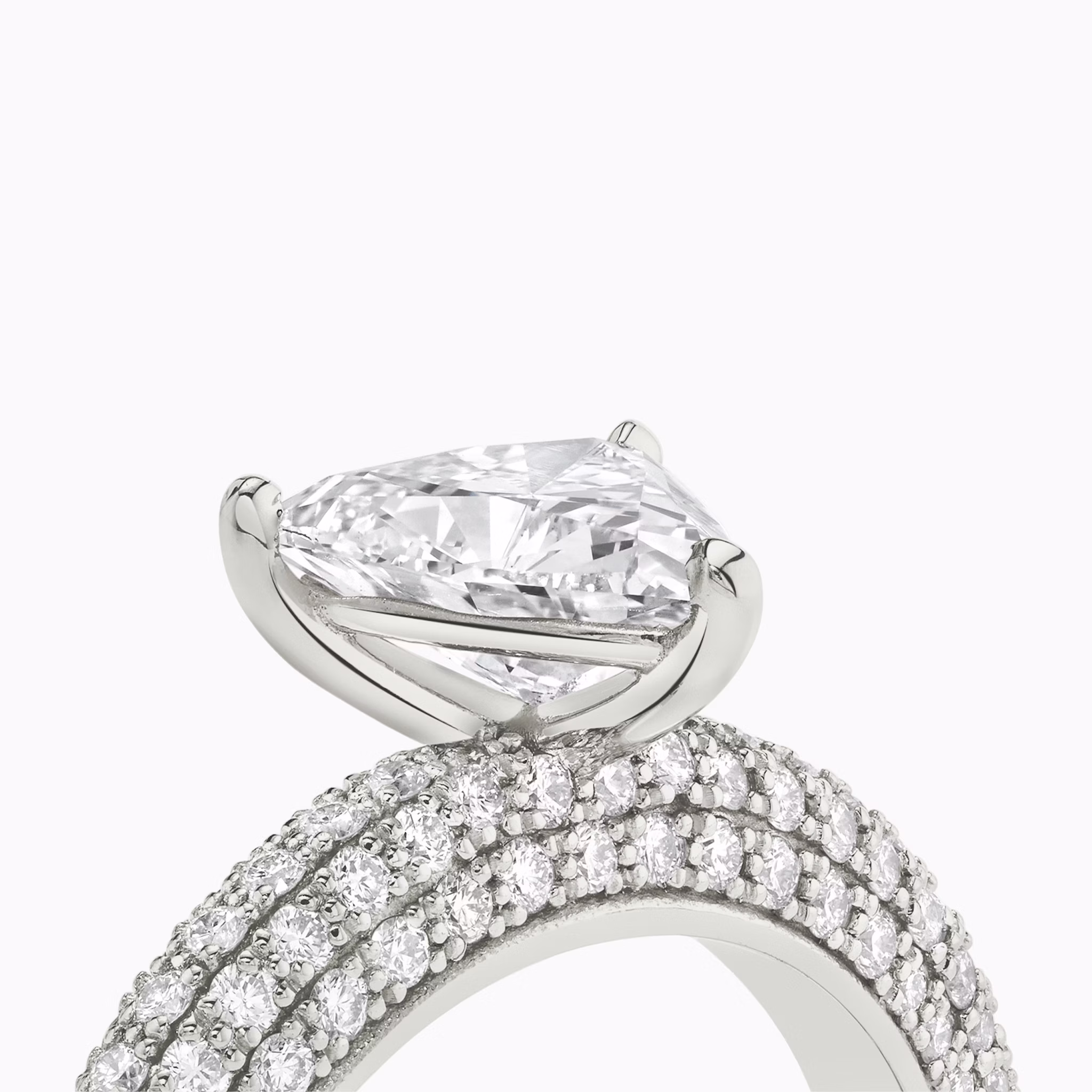 The Curator | Trillion | Platinum | bandAccent: Pavé | diamondOrientation: vertical | caratWeight: other