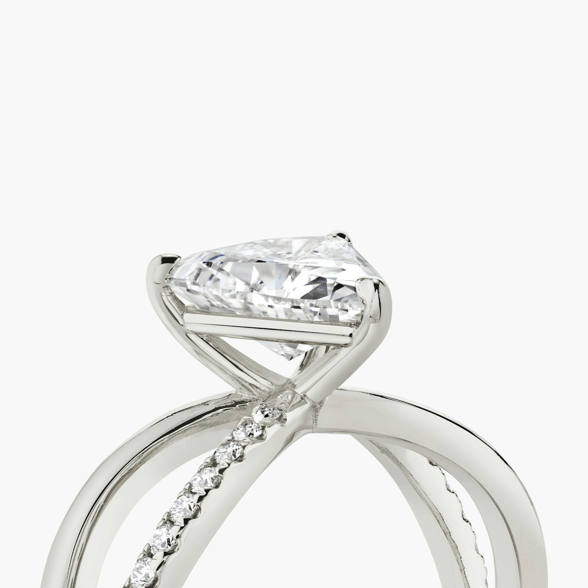 The Duet | Trillion | Platinum | bandAccent: Pavé | diamondOrientation: vertical | caratWeight: other