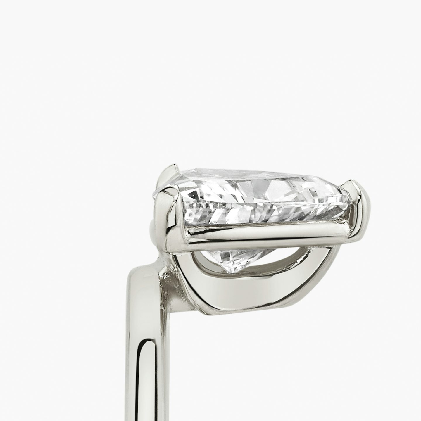 The Hover | Trillion | Platinum | bandAccent: Plain | diamondOrientation: vertical | caratWeight: other