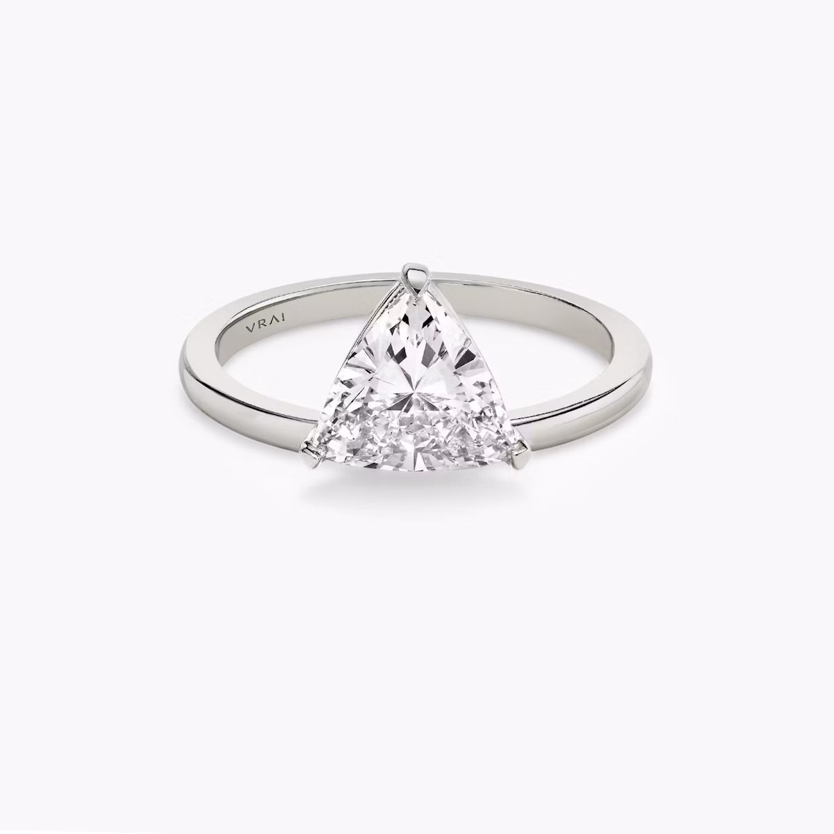 Bague de fiançailles Hover | Trillion | 18k | Or blanc | bandAccent: Simple | diamondOrientation: vertical | caratWeight: other