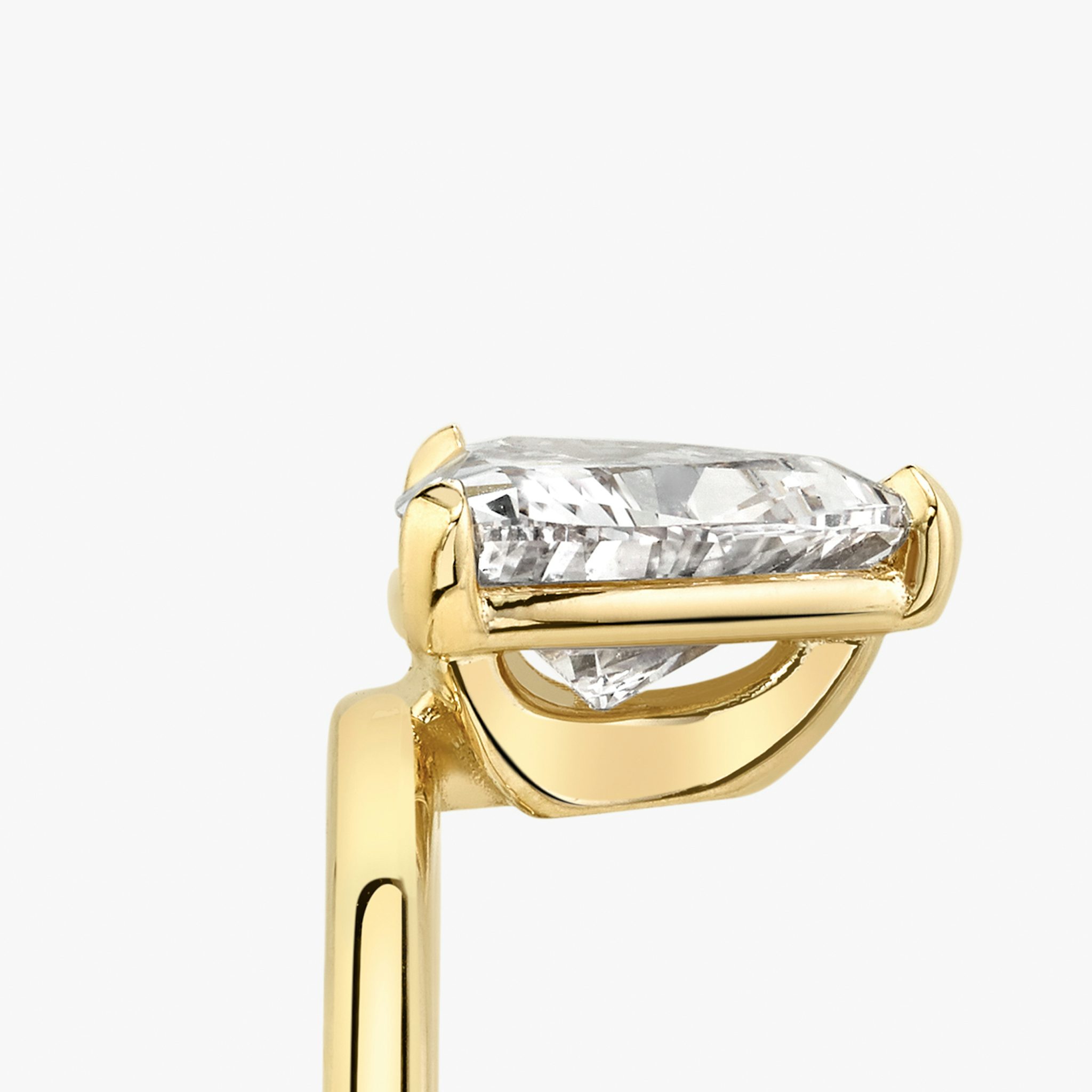 The Hover | Trillion | 18k | Yellow Gold | bandAccent: Plain | diamondOrientation: vertical | caratWeight: other