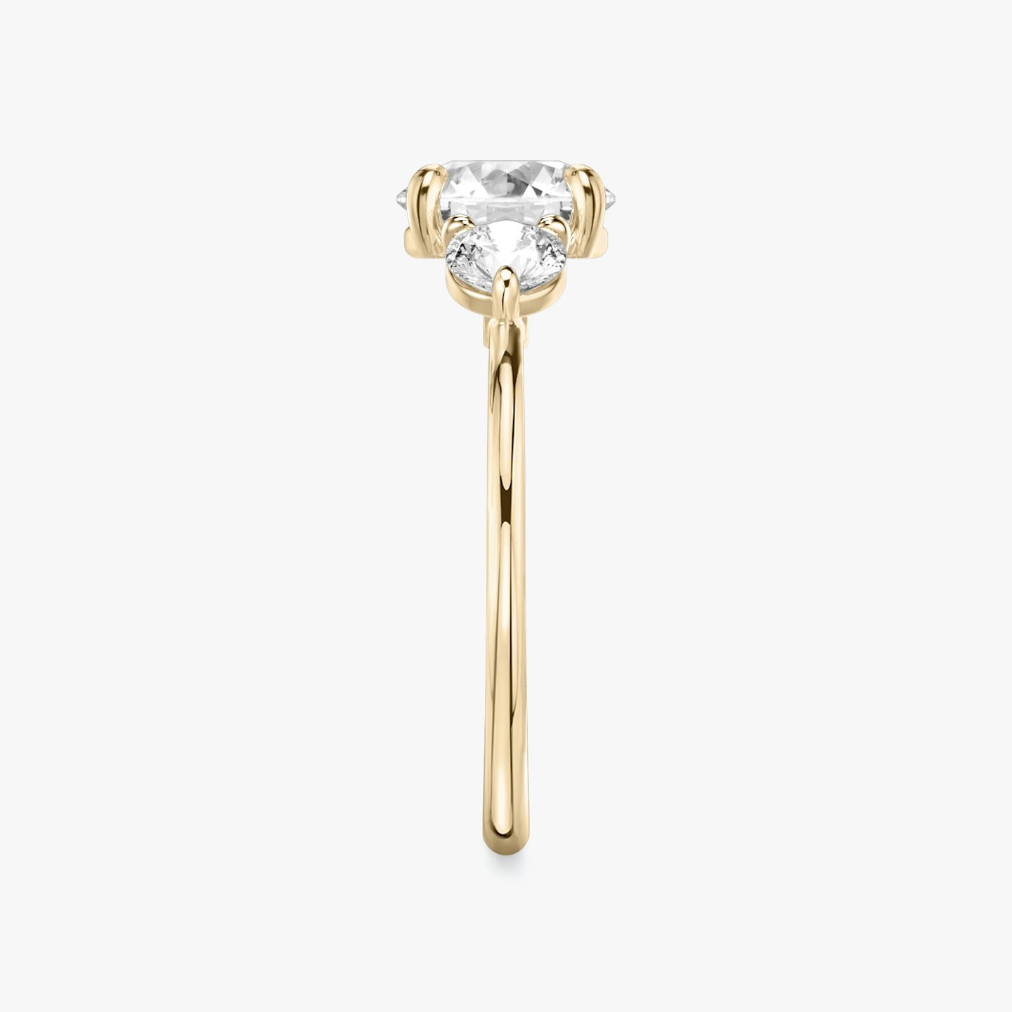 Bague de fiançailles Three Stone | Rond Brillant | 14k | Or rose | bandAccent: Simple | caratWeight: other | sideStoneCarat: 0.25ct | sideStoneShape: Rond Brillant | diamondOrientation: vertical