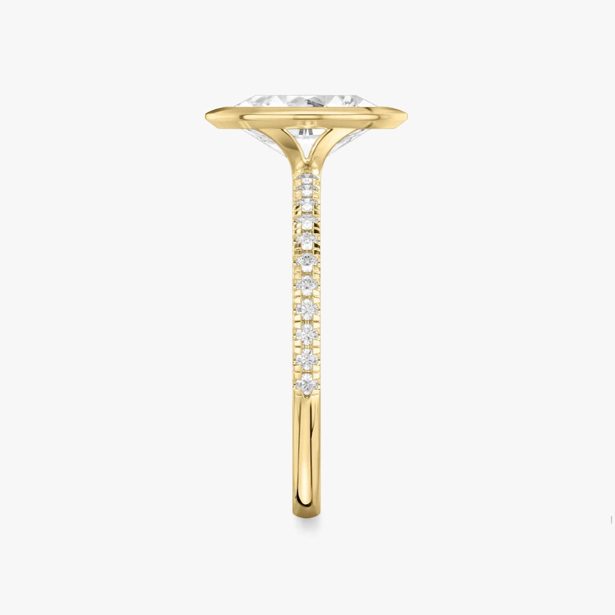 The Signature Bezel | Oval | 18k | Yellow Gold | bandAccent: Pavé | diamondOrientation: vertical | caratWeight: other
