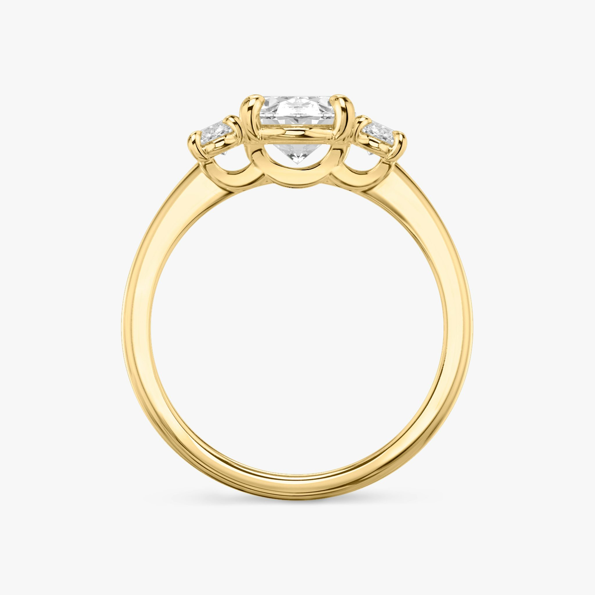 The Three Stone | Oval | 18k | Yellow Gold | bandAccent: Plain | sideStoneCarat: 0.25ct | sideStoneShape: Oval | diamondOrientation: vertical | caratWeight: other