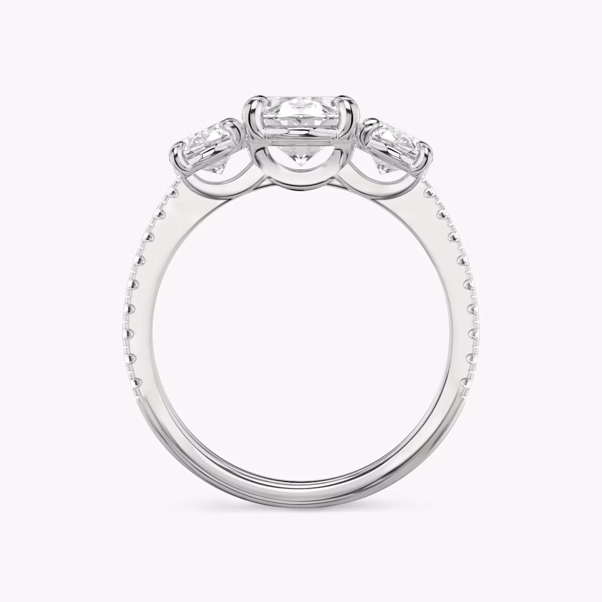 Three Stone | Oval | 18k | Weißgold | bandAccent: Mit Pavé-Besatz | sideStoneCarat: 0.50ct | sideStoneShape: Oval | diamondOrientation: vertical | caratWeight: other